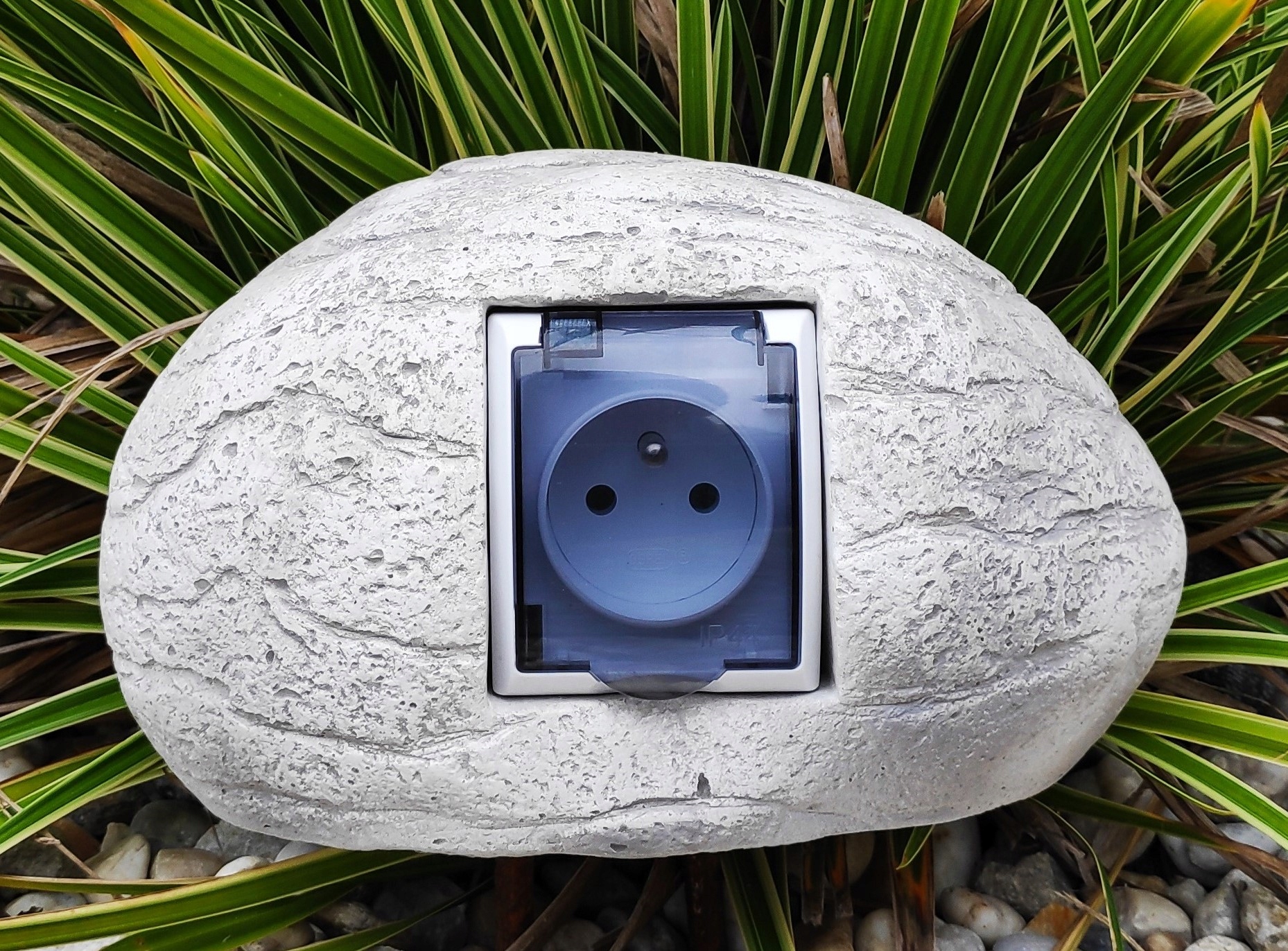 Ozdobny kamień z gniazdem zewnętrznym funkcjonalna ozdoba ogrodowa -hit