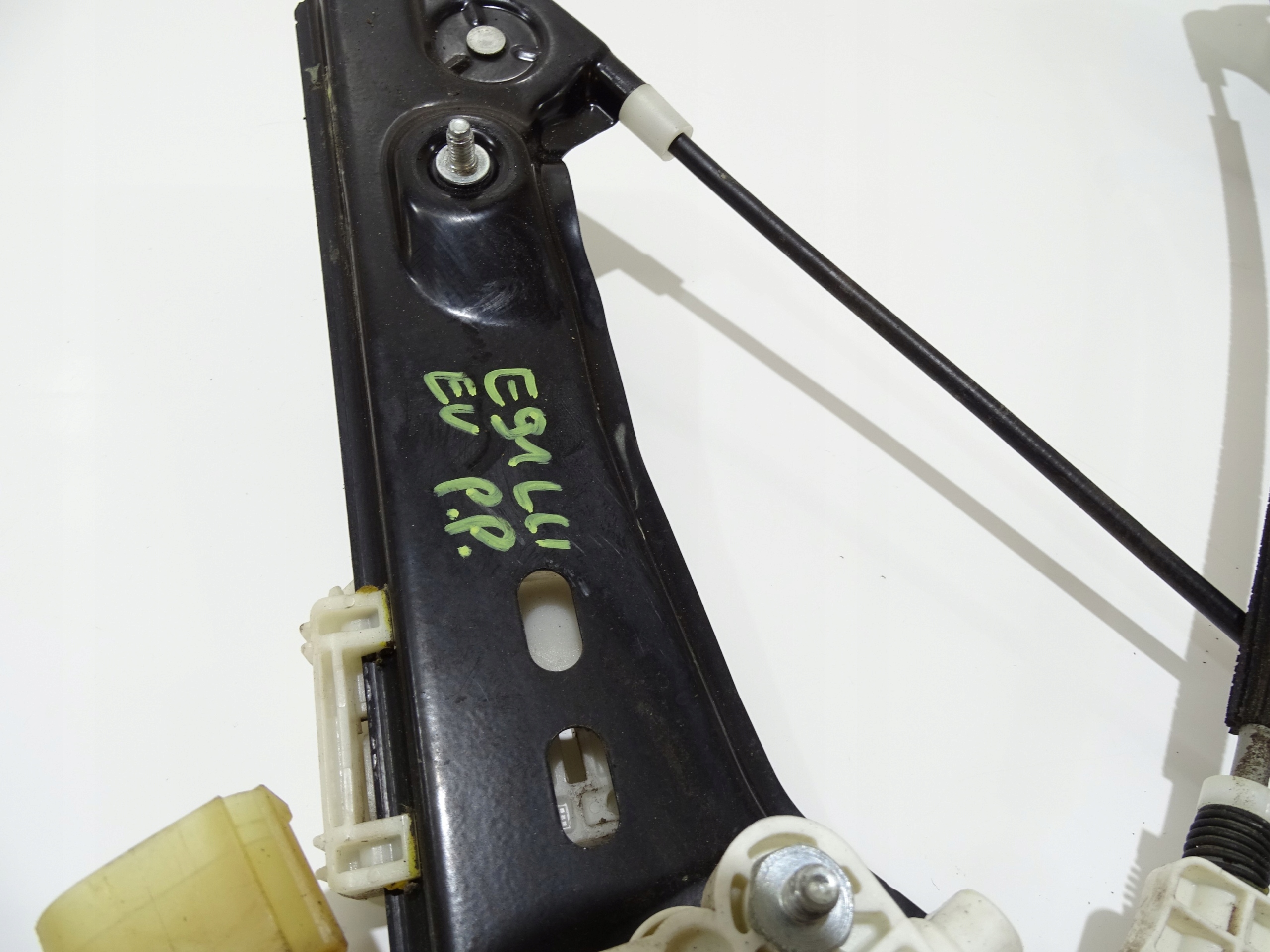 window regulator mechanism left front BMW E90 E91 OE 7060266