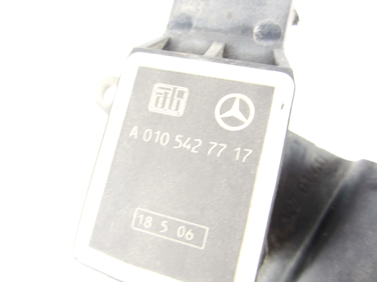 sensor poziomowania front front left Mercedes W221