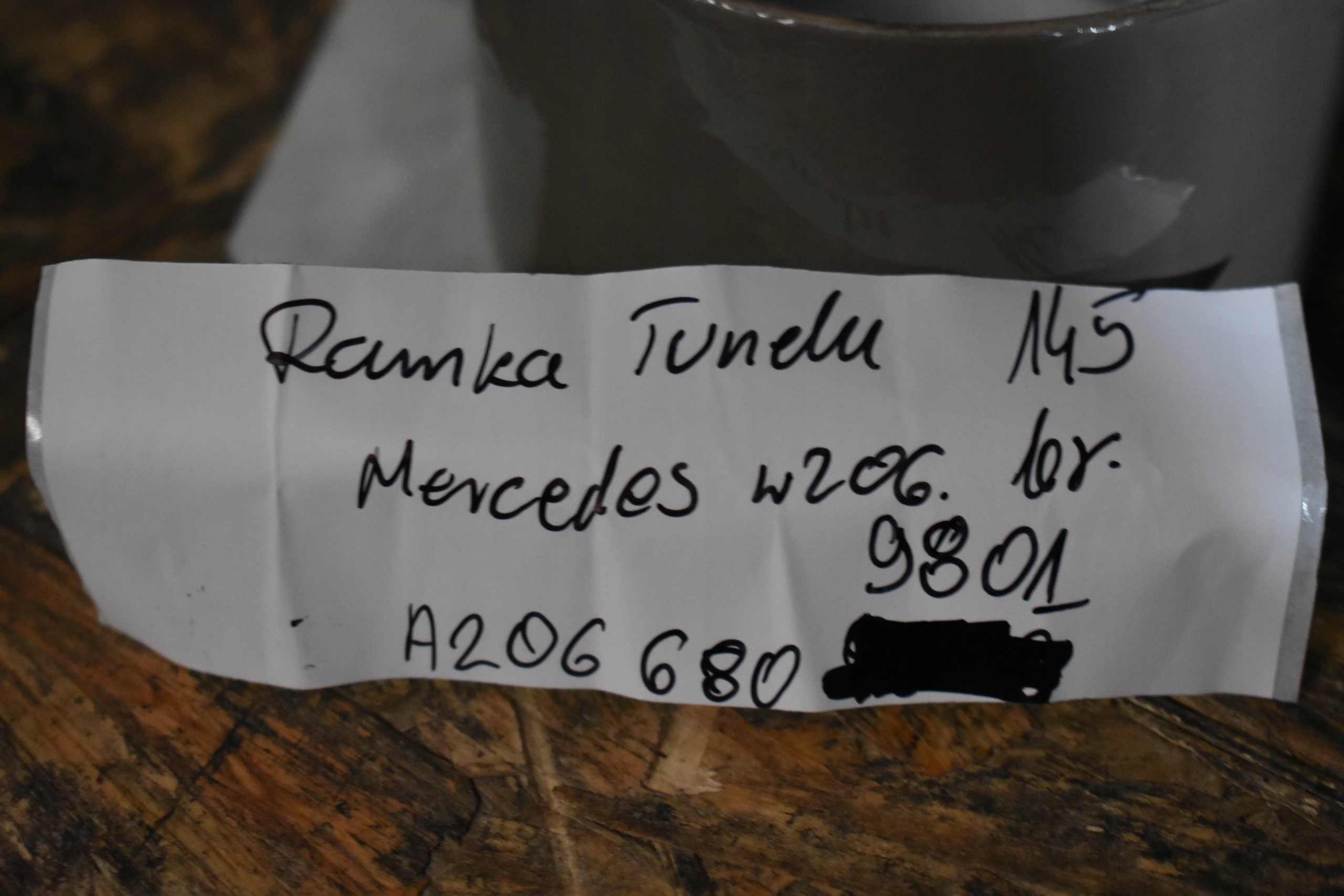 IDEALNA frame holder TUNELU MERCEDES W206 1