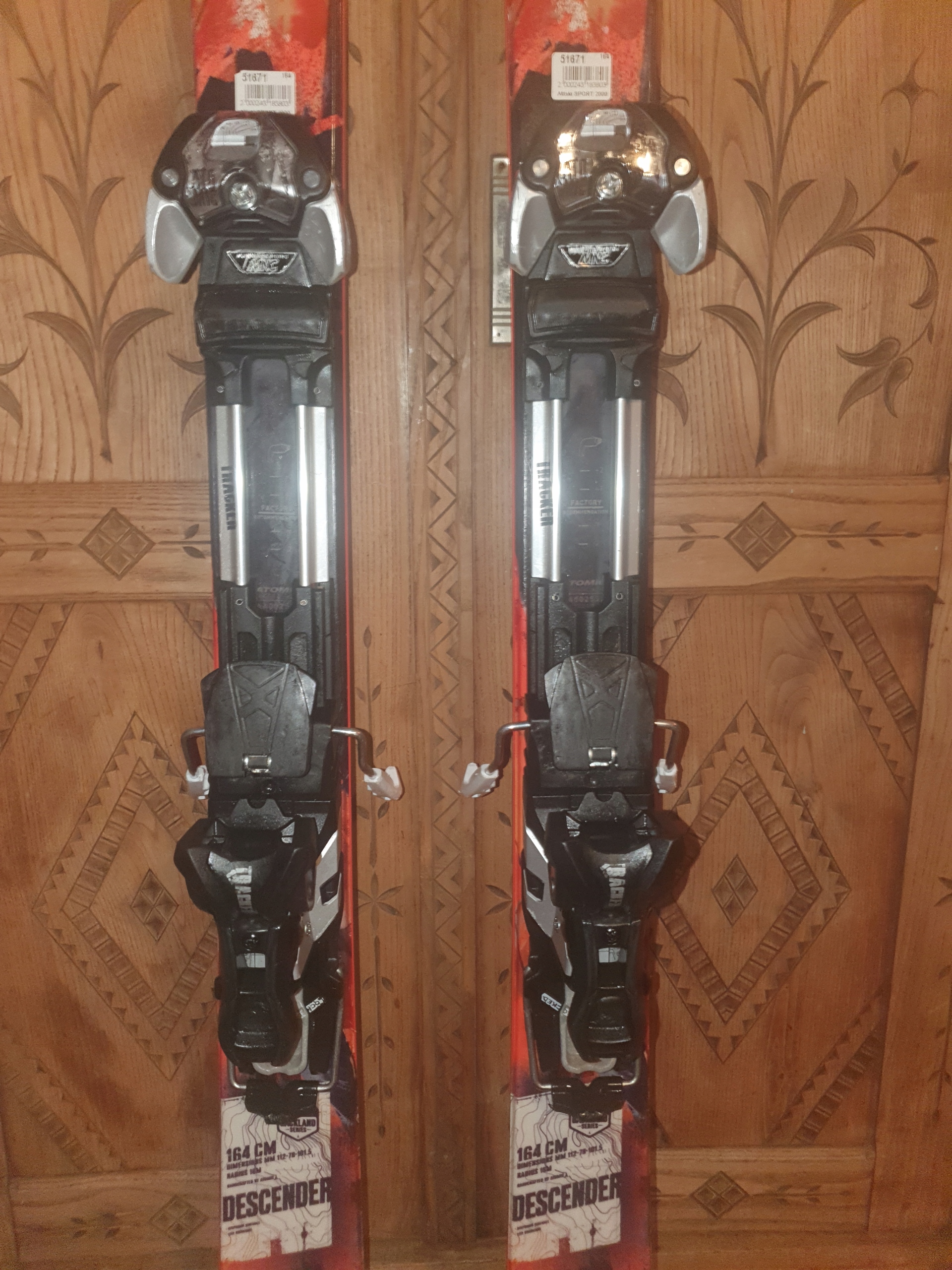 ATOMIC BACKLAND dł.164 cm+ ATOMIC TRACKER 13+ FOKI Długość nart 164 cm