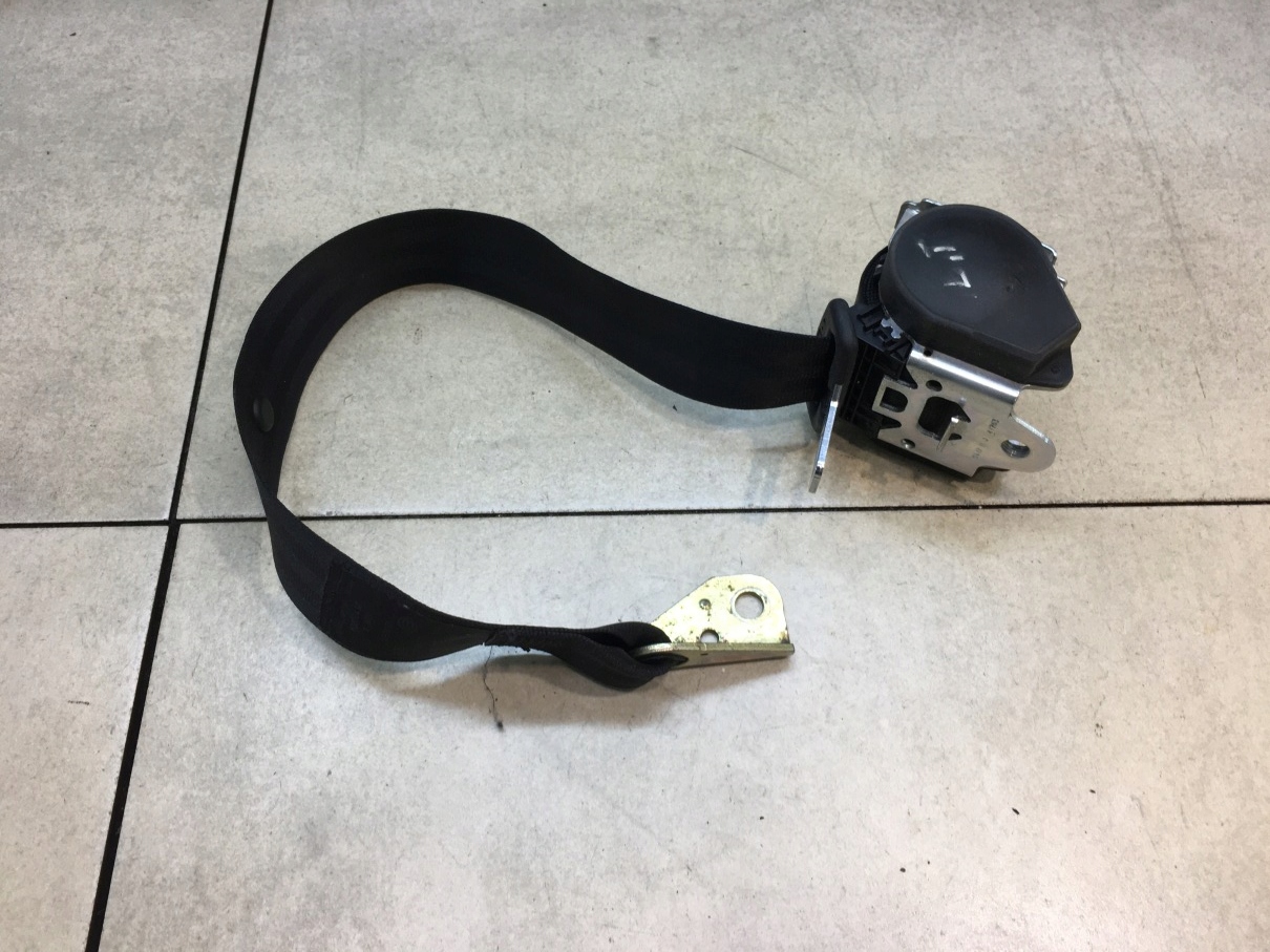 Gurten Sicherheits links heck GOLF V 1K6857805D
