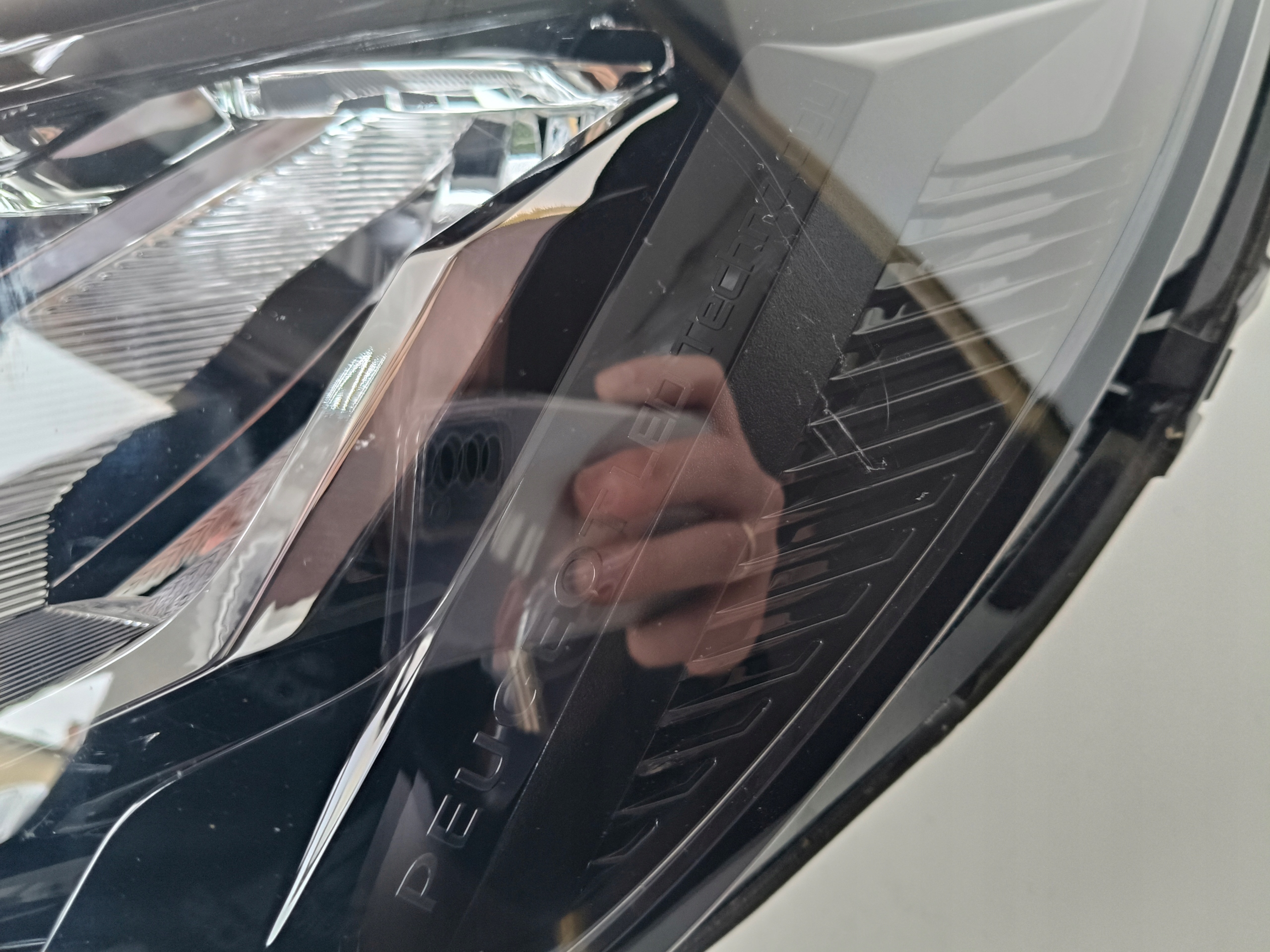 light left REFLEKTOR PEUGEOT 208 II 19- FULL LED