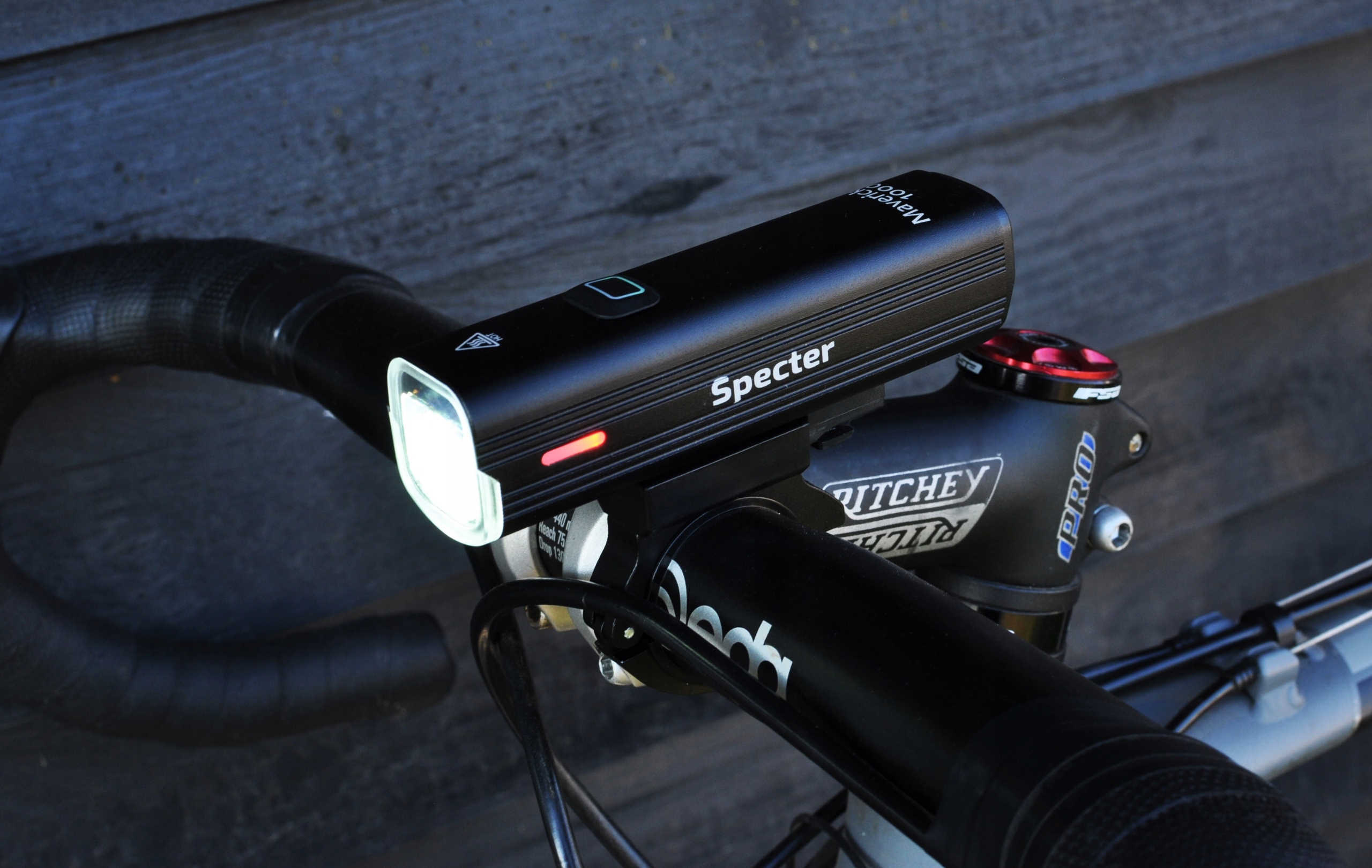 LAMPKA ROWEROWA OŚWIETLENIE ZESTAW SPECTER MAVERICK1000 lm = TYŁ 120lm Stan opakowania oryginalne