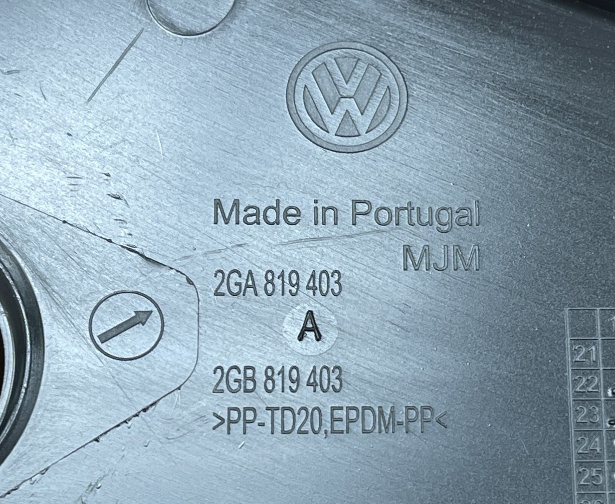VW T-ROC and 2017- torpedo cover under the window grid left 2GA819403A