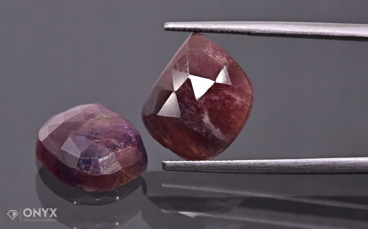 Safír fasetovaná rozeta Para nepravidelná 15x11 m