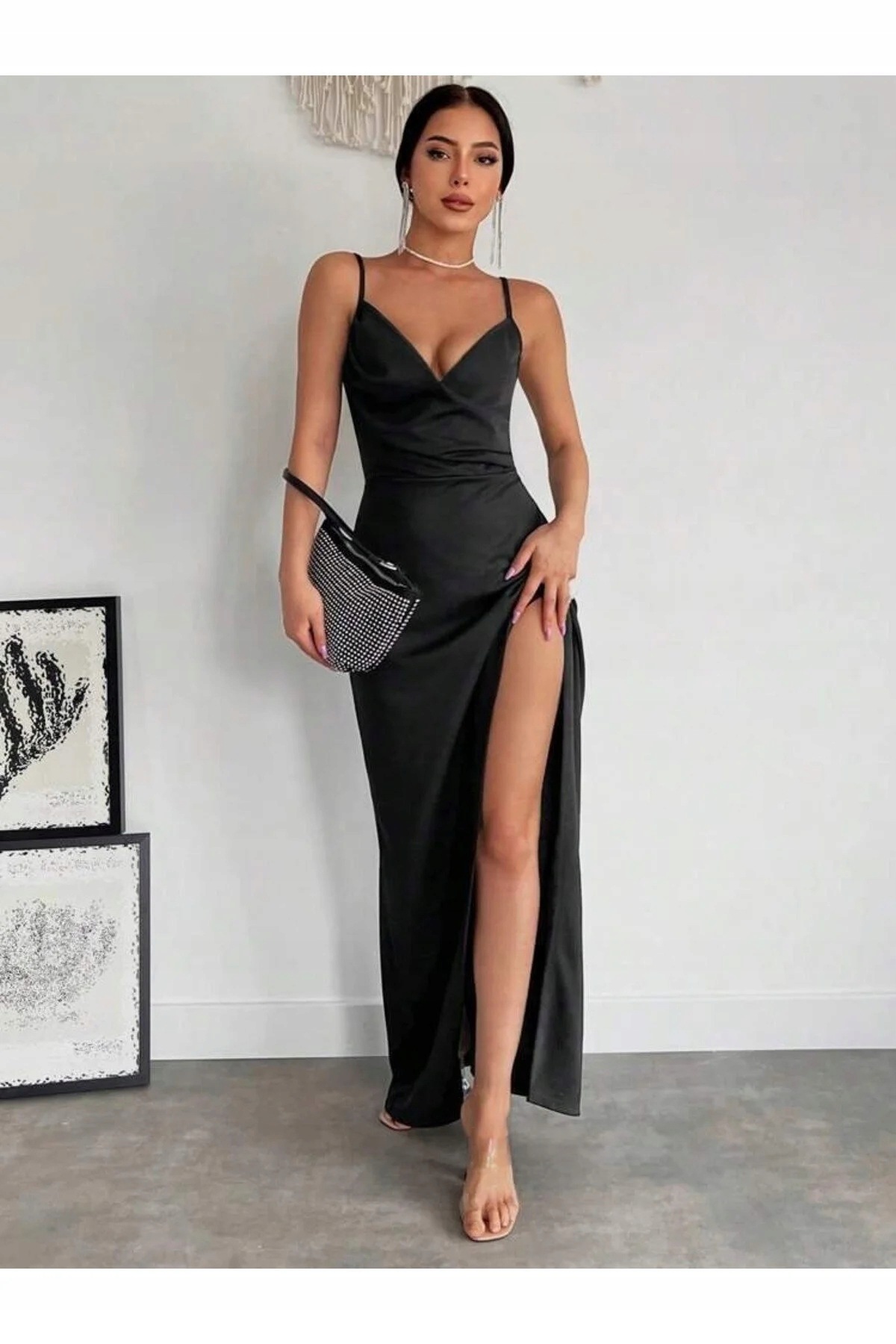 Elegantní Černá Šaty S Hlubokým Rozparkem A Splývavým Výstřihem S/m 5IA