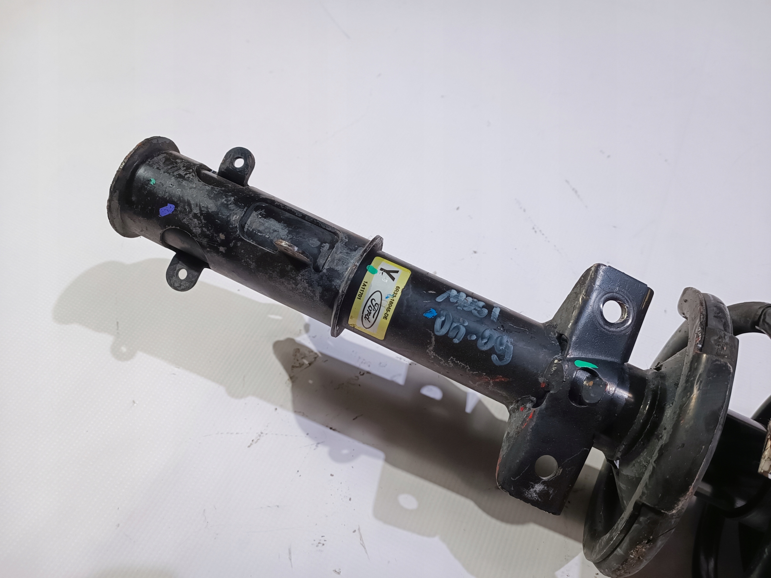 shock absorber mcperson right left front Ford Mustang 2005-2010