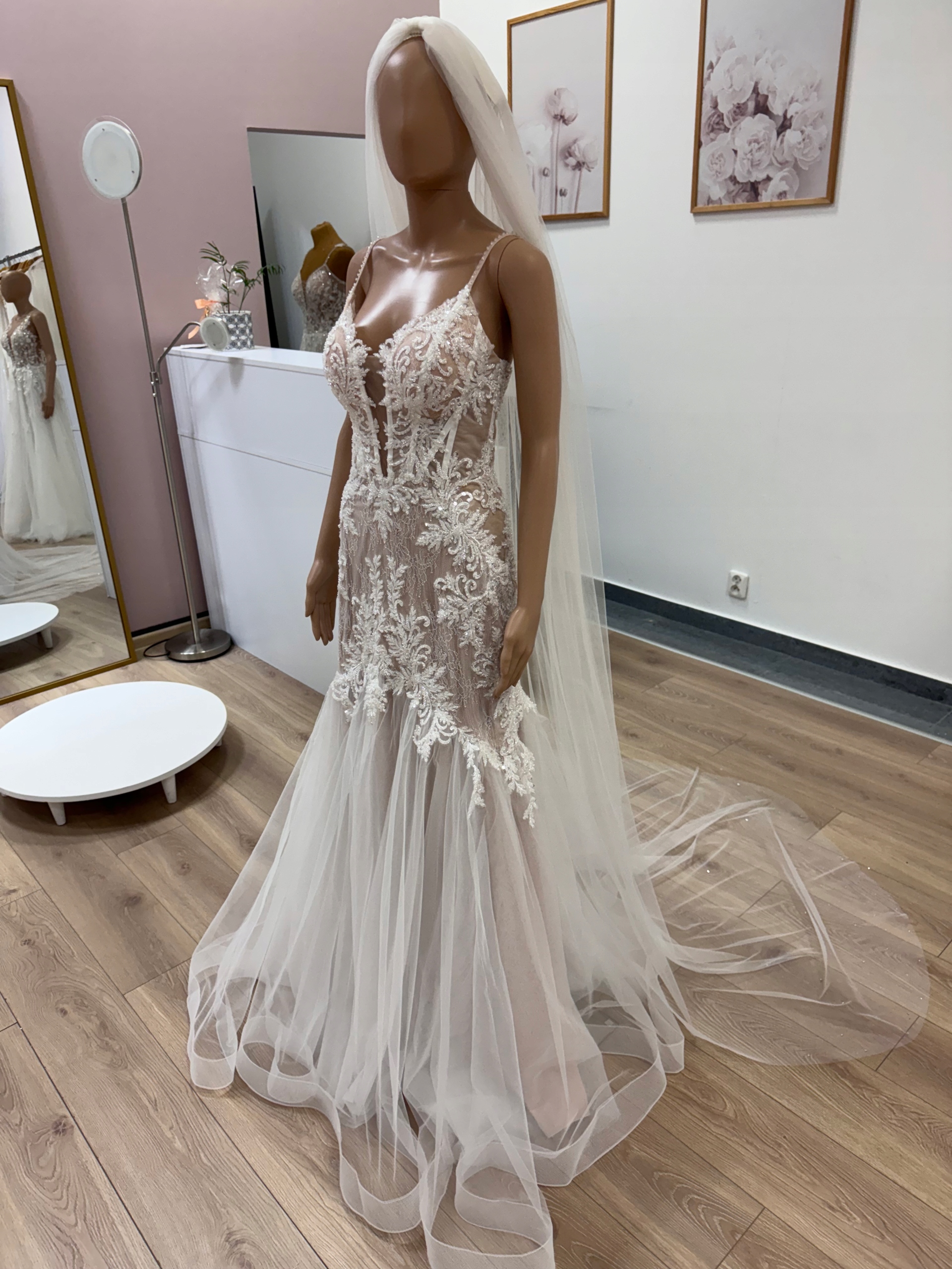 Nowa suknia ślubna rybka syrenka z koronką błyszcząca 38/40 Rozmiar 40