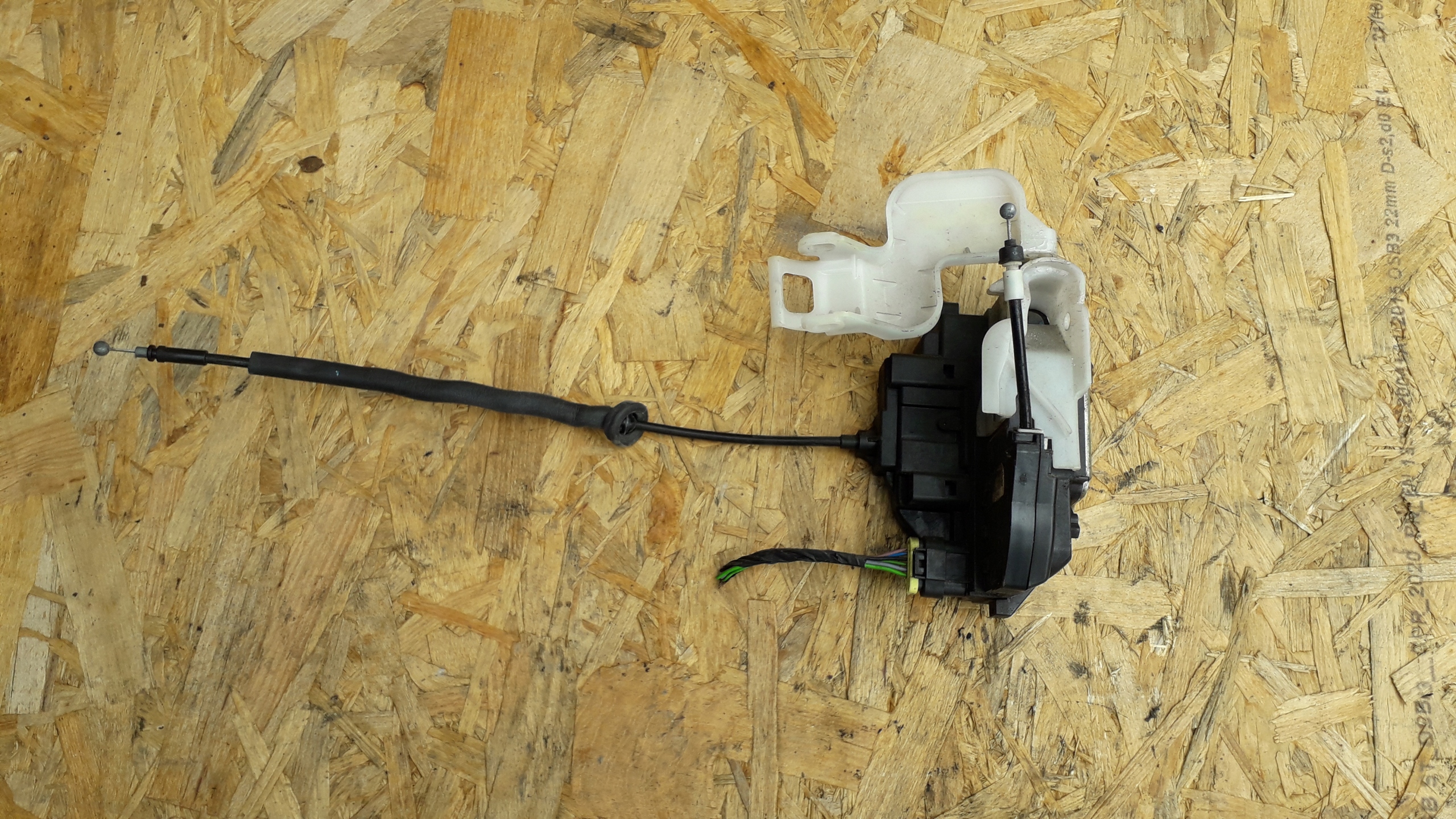 KIA CEED I 06-12 ZAMEK DRZWI LEWY PRZÓD EU 7PIN