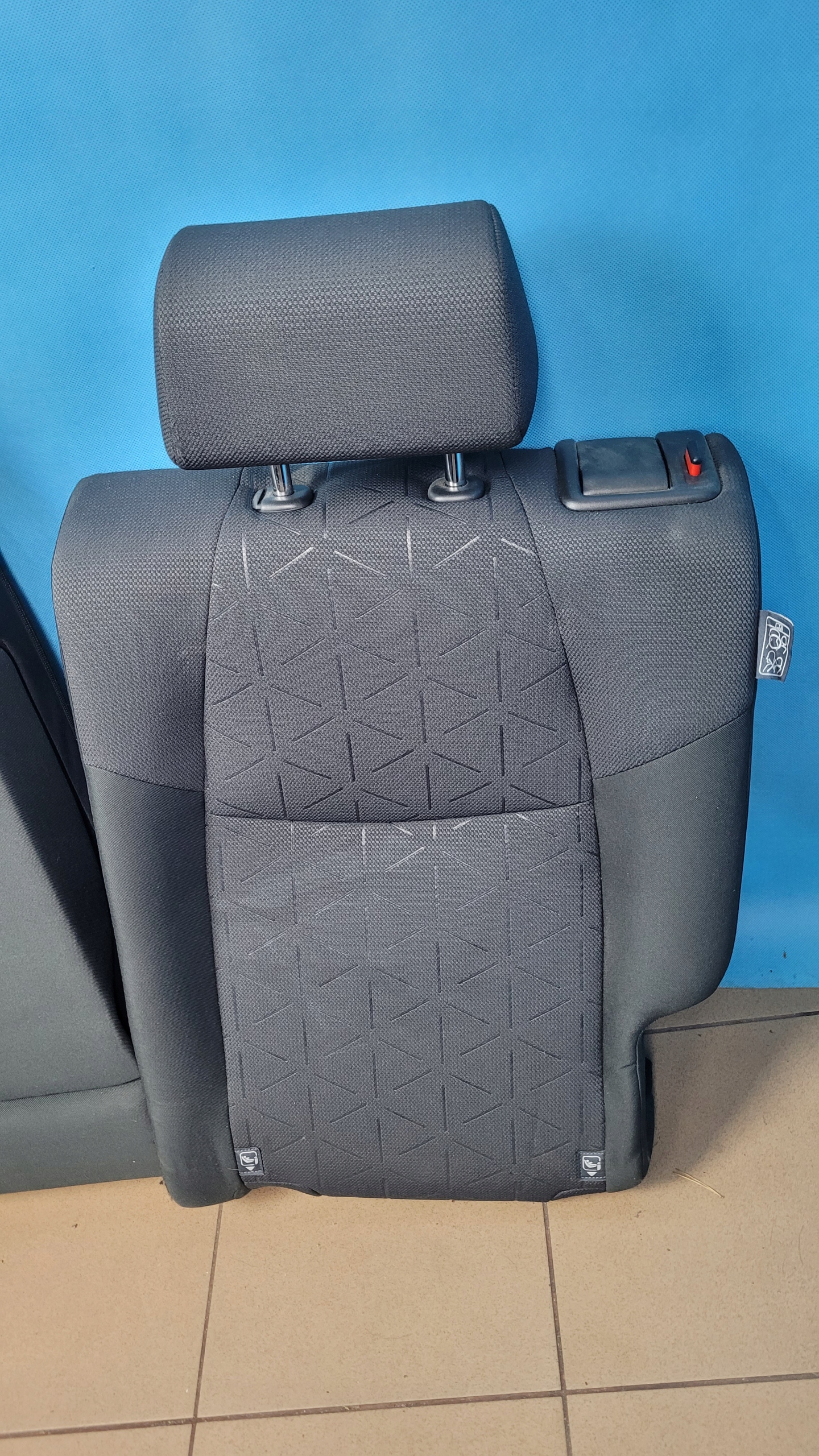 TOYOTA RAV4 V 19r диван зад