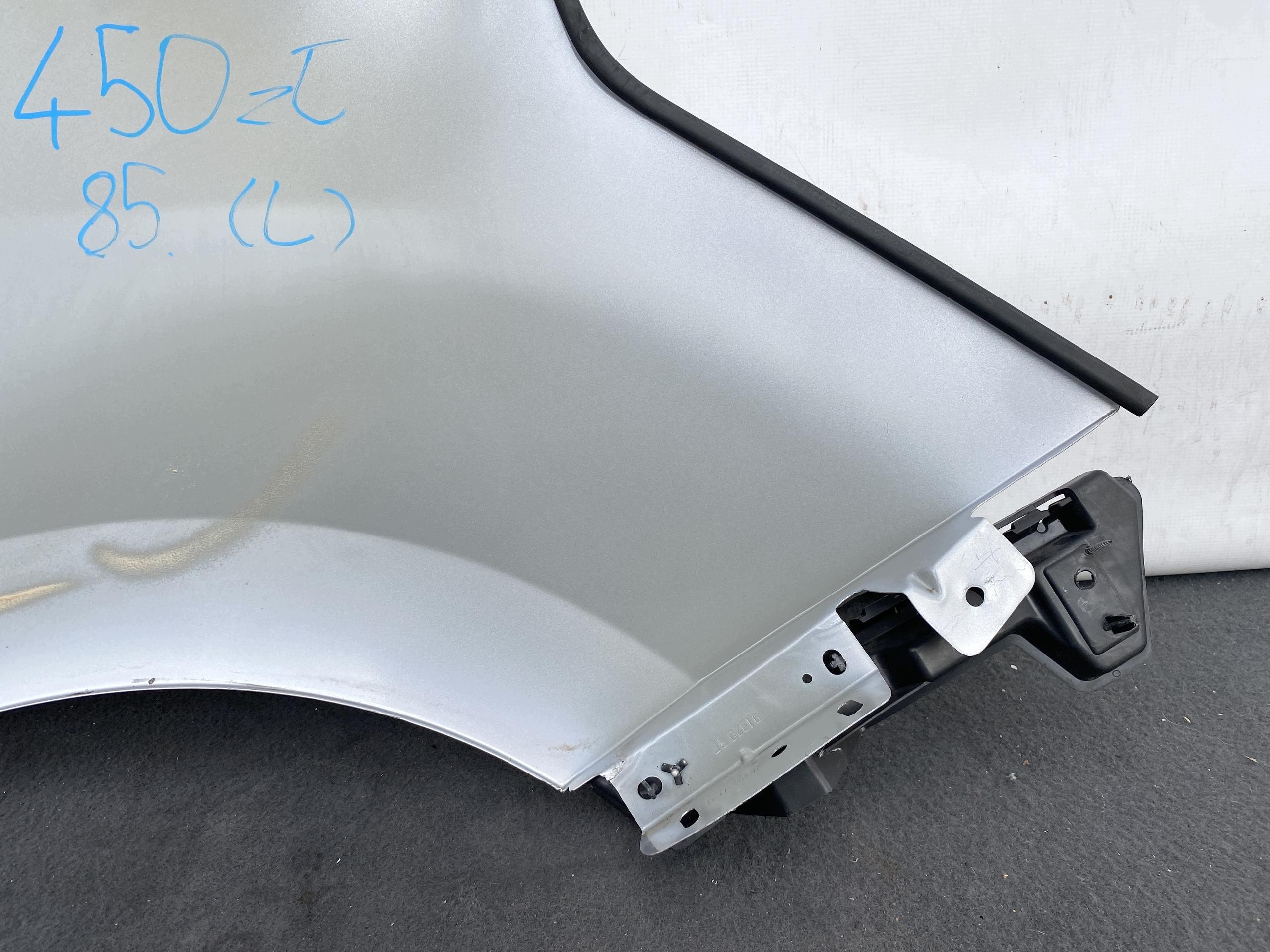 RENAULT MASTER 3 10- fender front front left SREBRNY METALIK 631010504R
