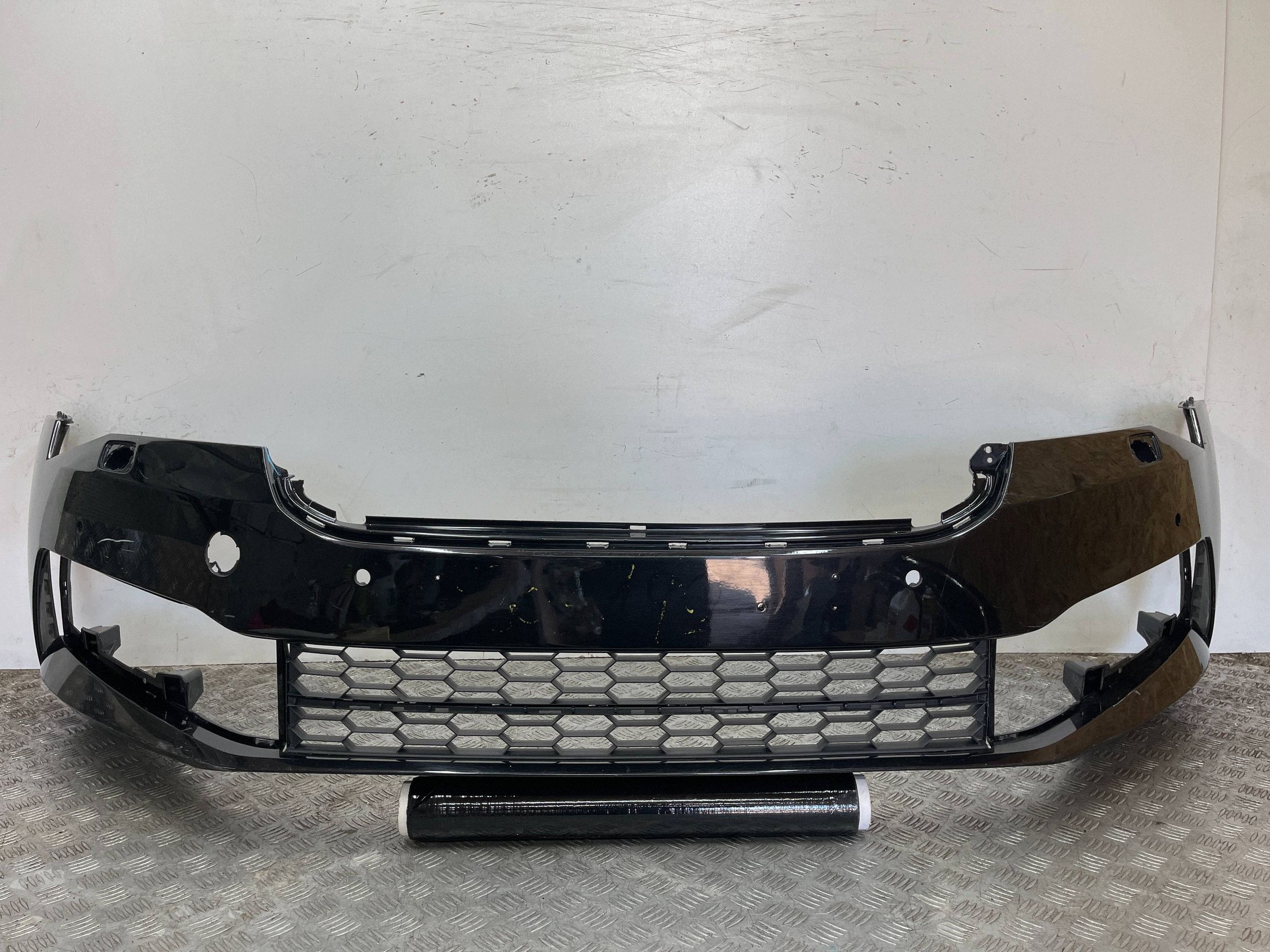 front bumper front SKODA SUPERB 3 III 3V LIFT 19- 6 X PDC washers