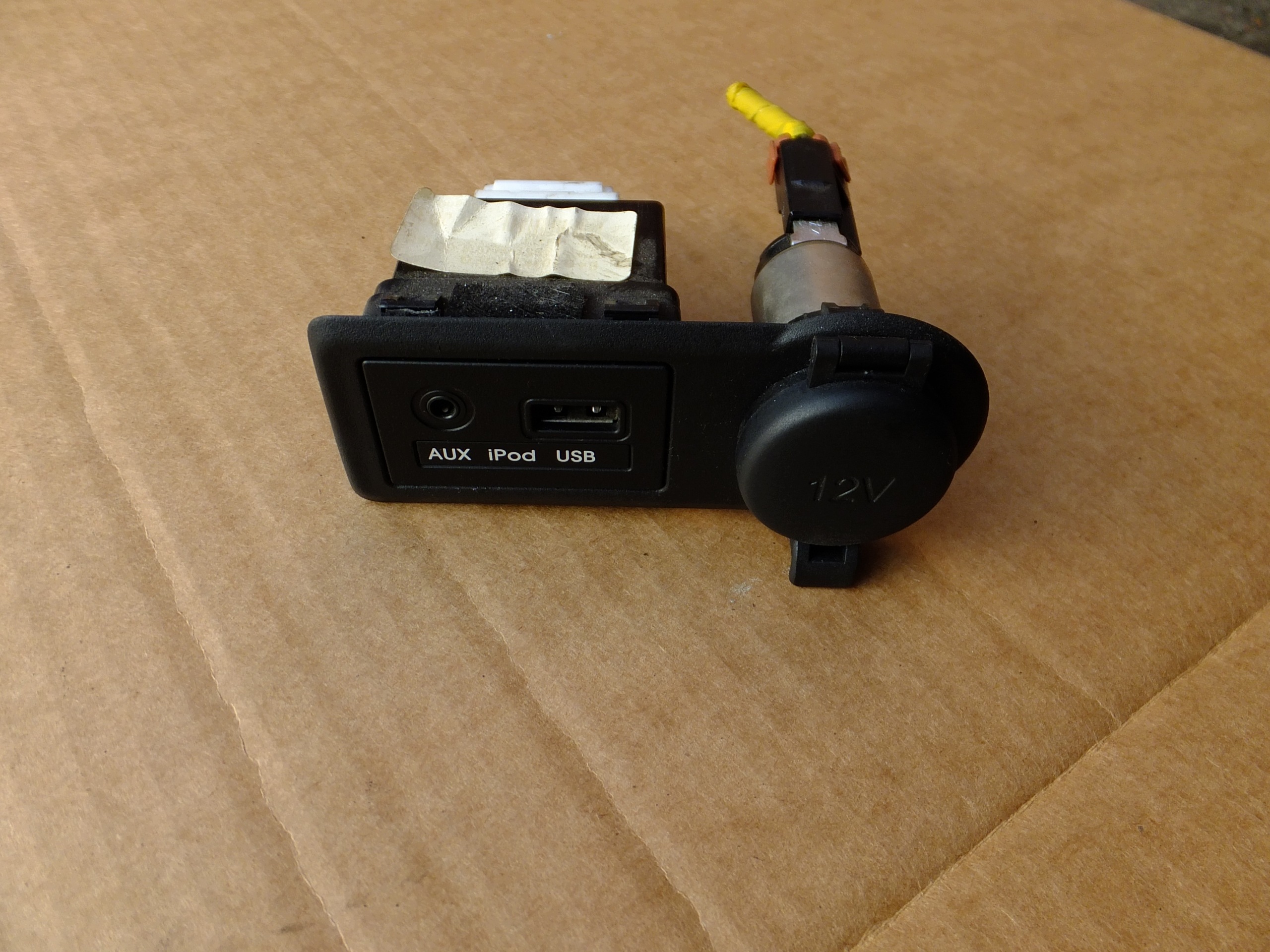 adapter usb aux hyundai ix20 2014r 96120-1K000
