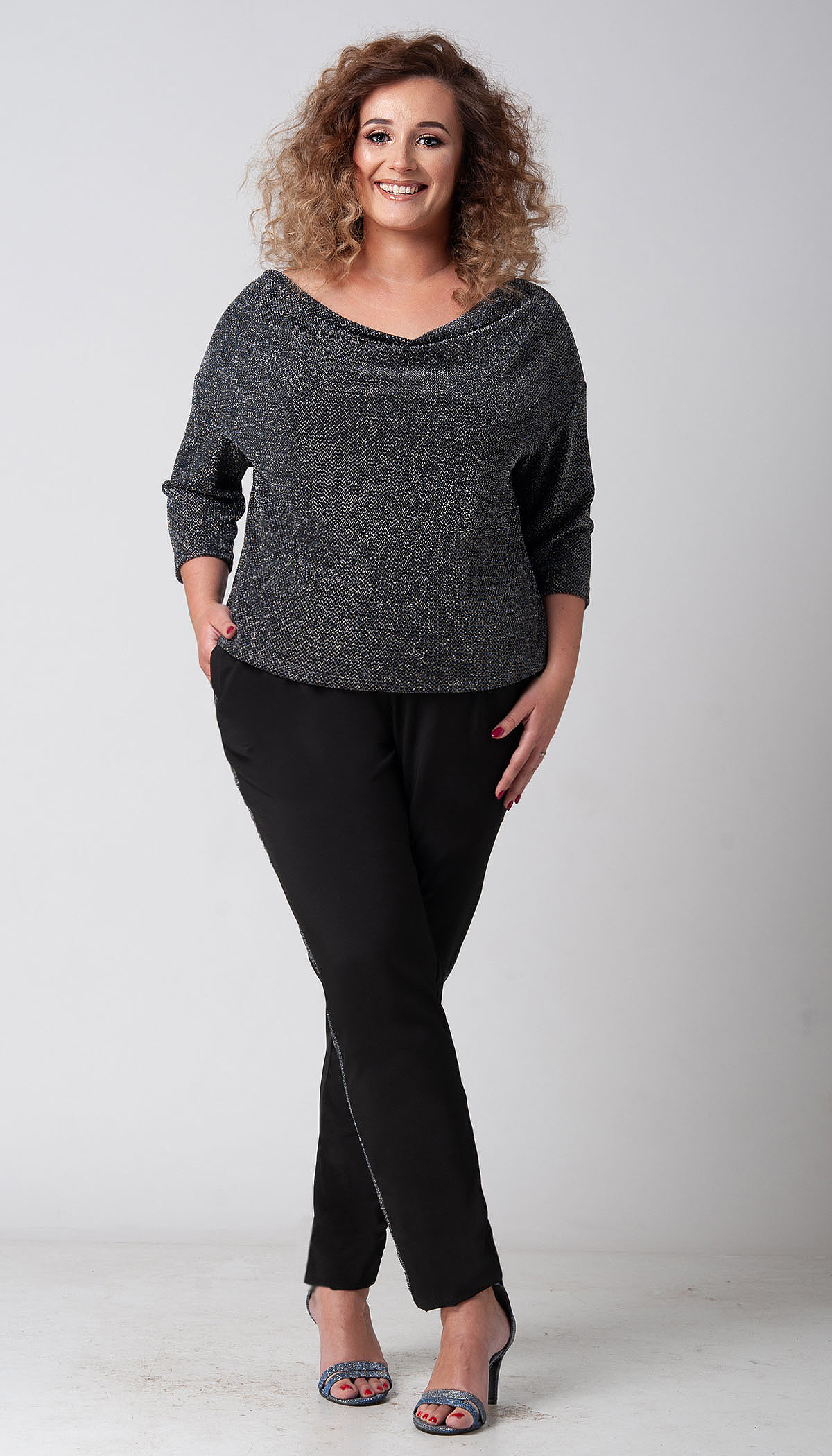 Elegancki Kombinezon LEKKO BŁYSZCZĄCY NA WESELE Plus Size (44-54) 50 5XL Model ANY004SD