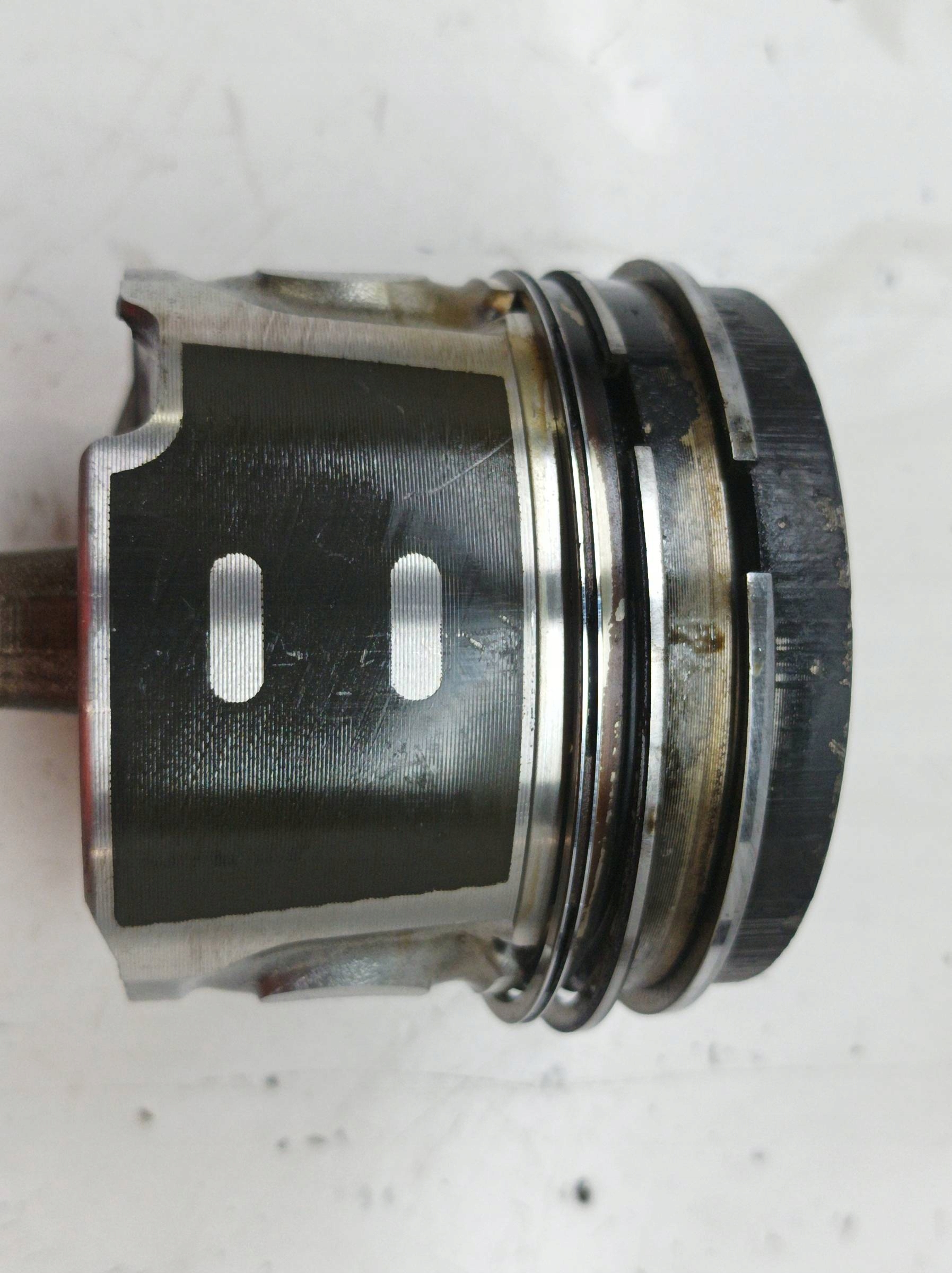 piston connecting rod 1.6 HDI Peugeot Partner II (2008- )