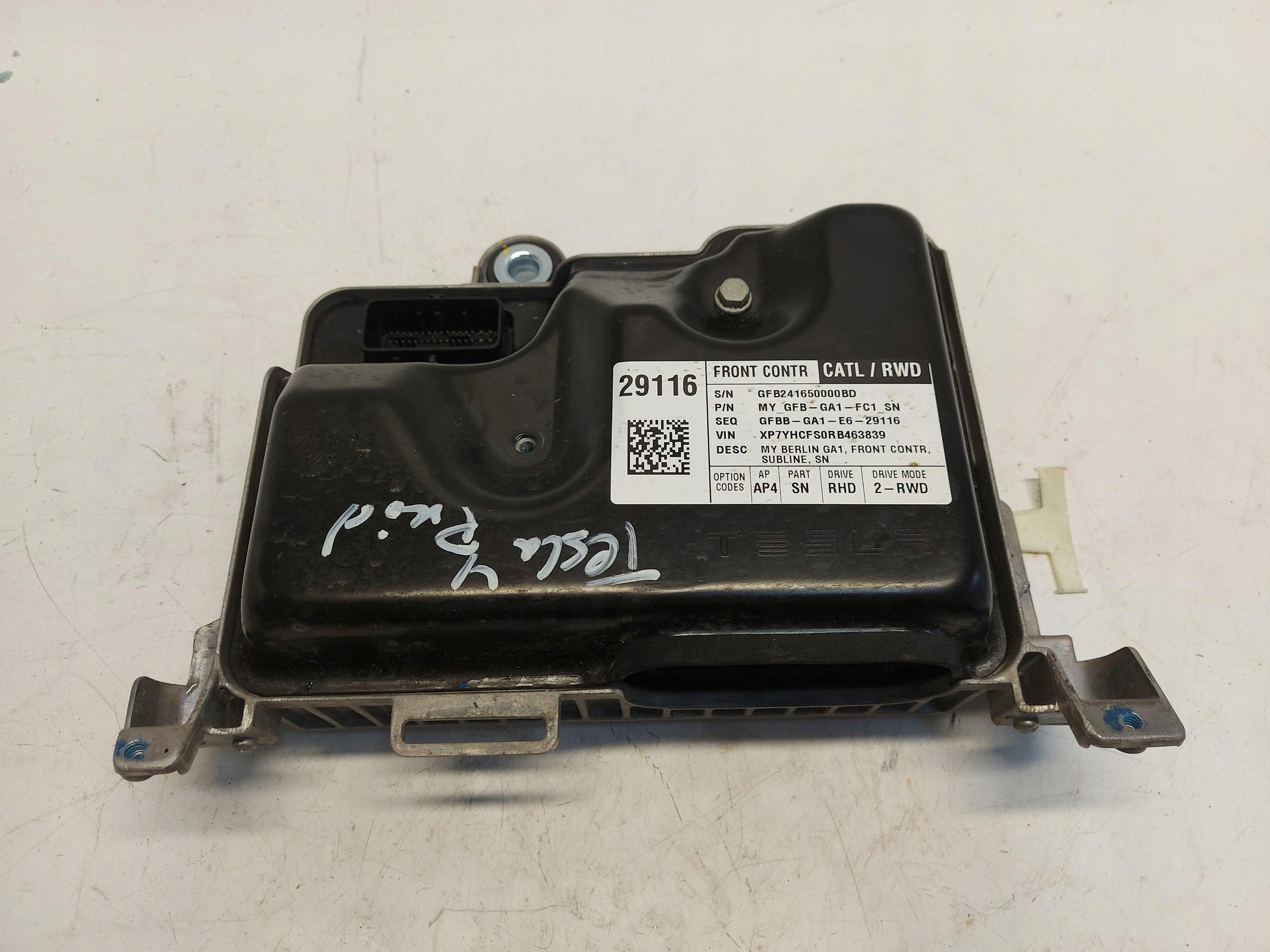 TESLA MODEL Y 2024r module control unit KOMFORTU 1497327-00-B