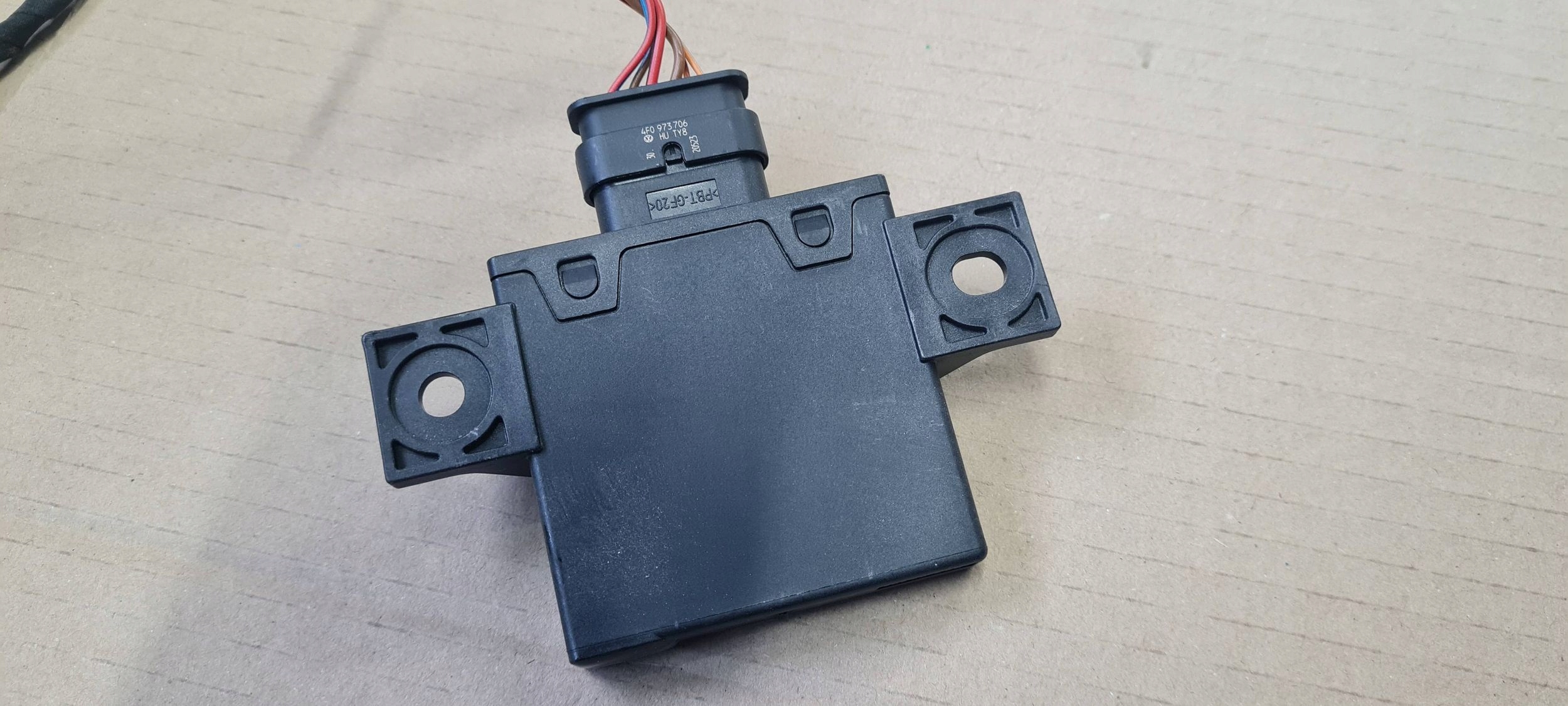 SQ8 4M RSQ8 Q8 module control unit DZWIEKU connecting spoiler 4M8907159B