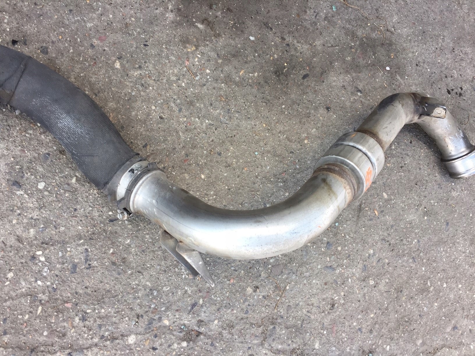 AUDI A5 A4 2.7 3.0 rúra intercoolera 059145731BC