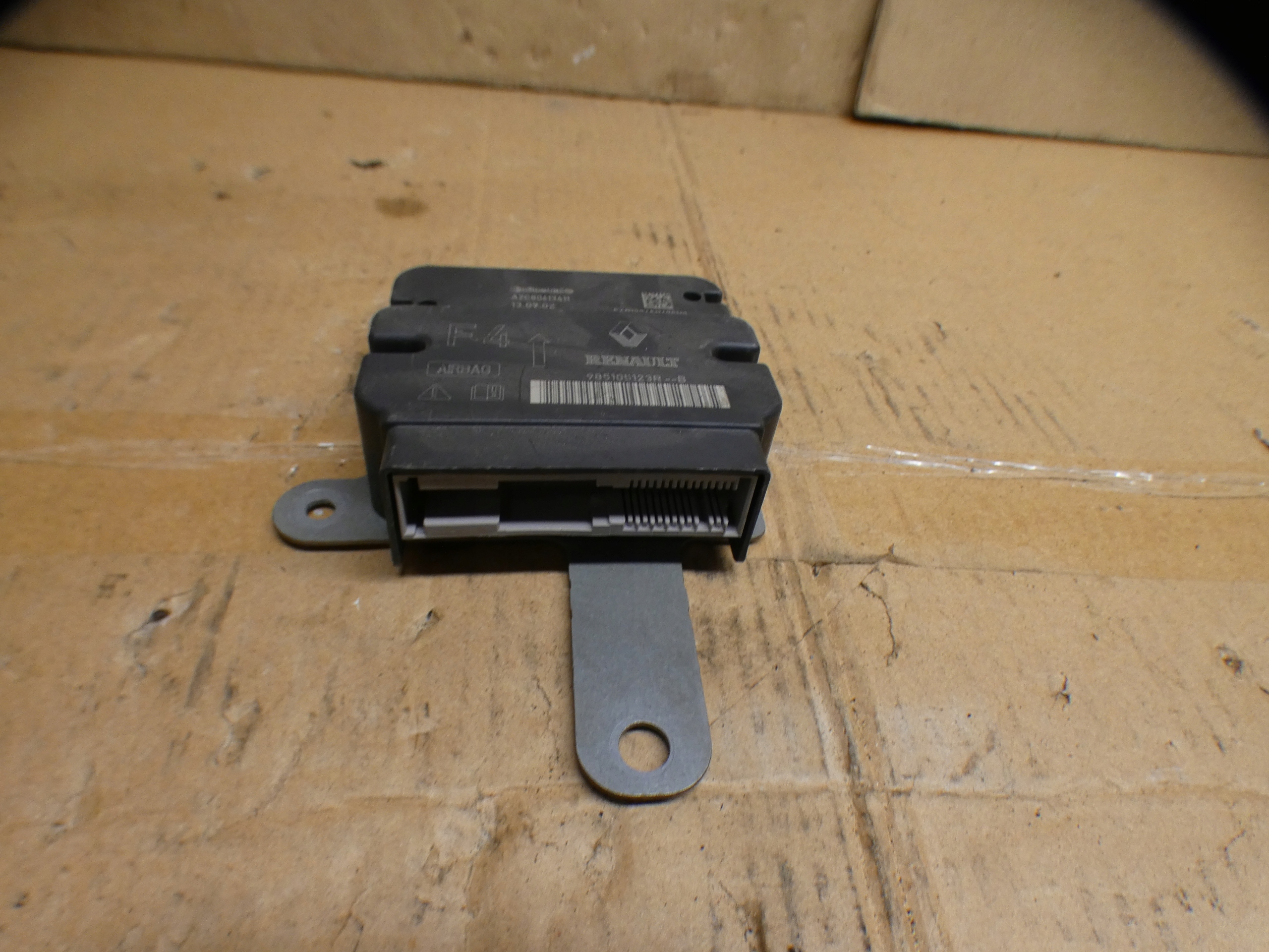 RENAULT CAPTUR e 0.9 TCE 13r 5D Centralina sensor airbag 985105123R
