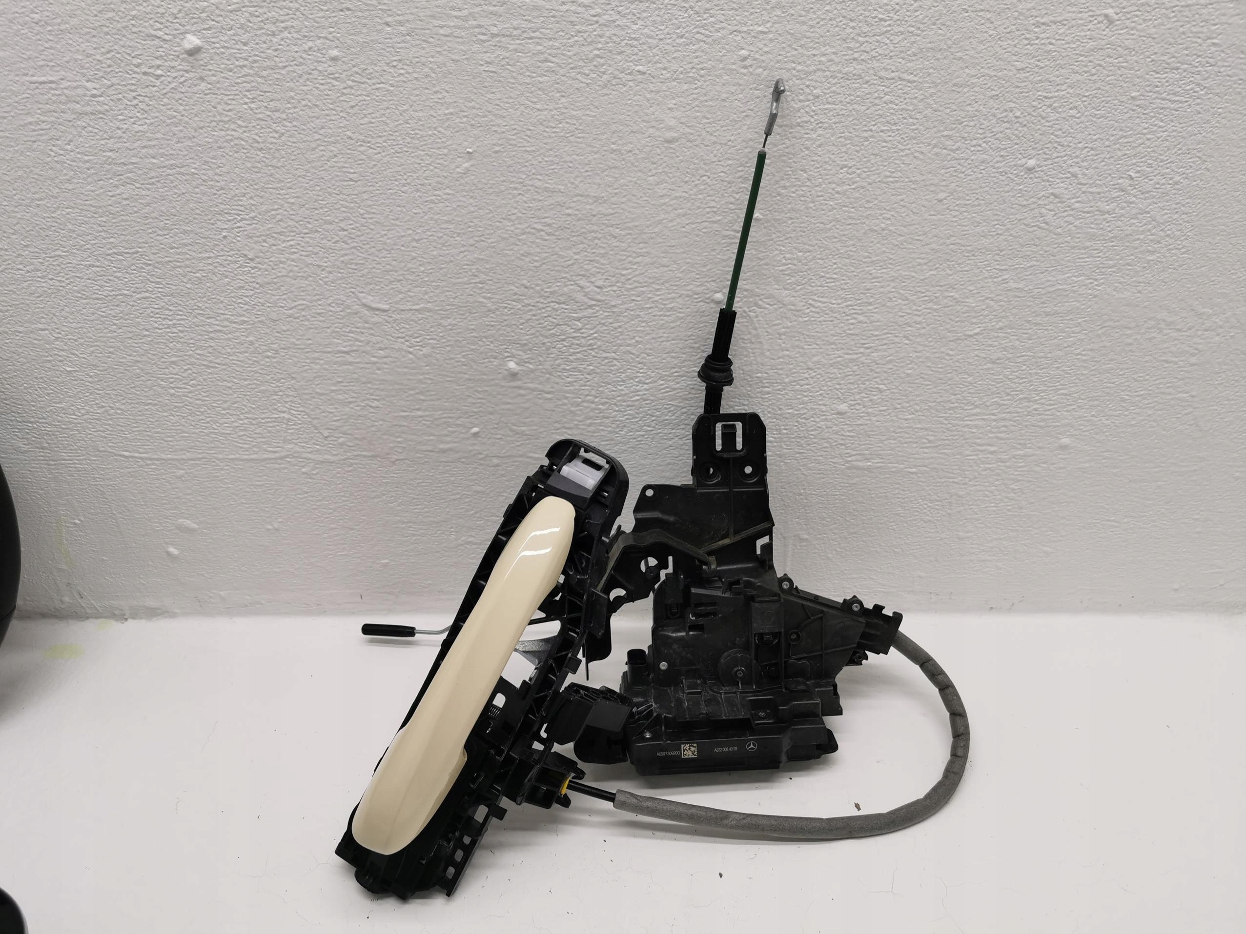 lock handle door right rear part MERCEDES E-KLASA W213