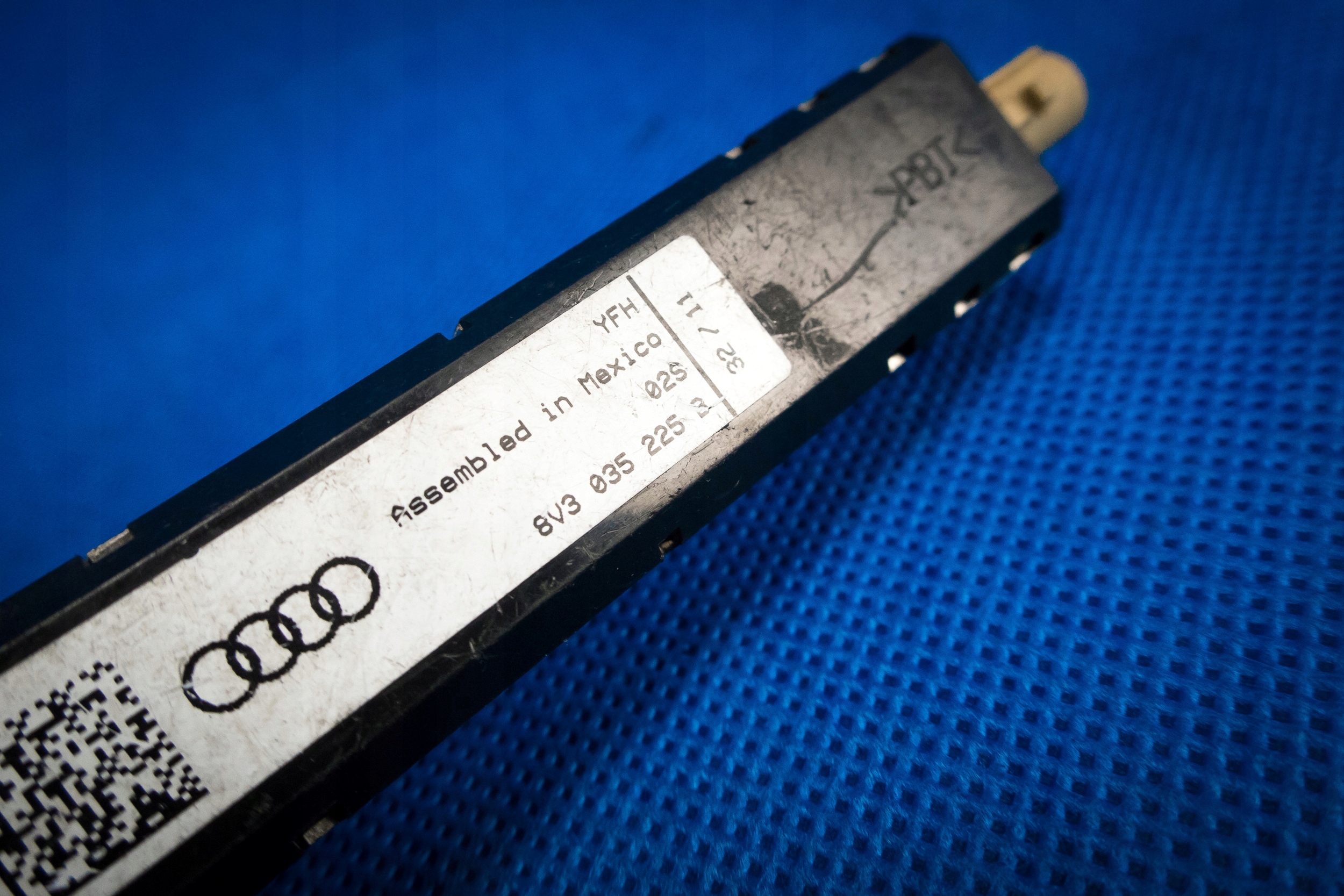 antenna amplifier Audi A3 S3 8V Hatch 8V3035225B