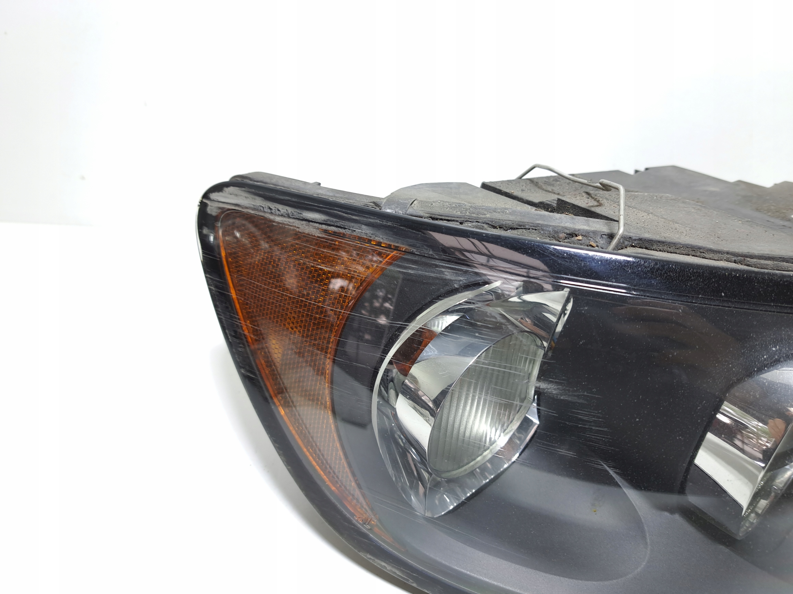 VOLVO S40 V50 LAMPA PRZOD PRZEDNIA PRAWA 30678899 Strona zabudowy prawa