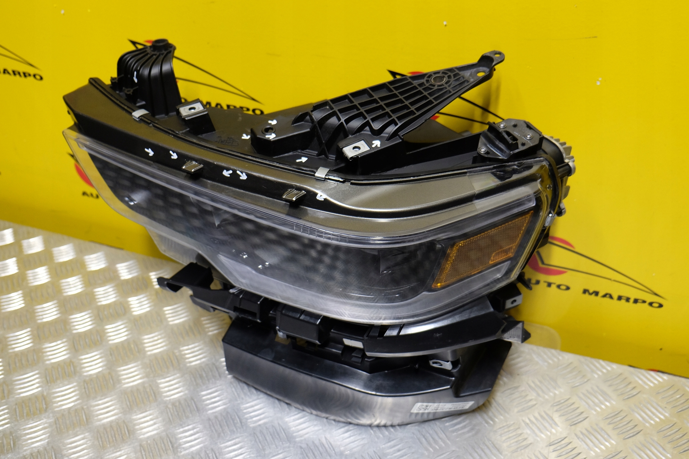 DODGE RAM 1500 TRX 2019- REFLEKTOR LAMPA LED USA Numer katalogowy części 68442529AE