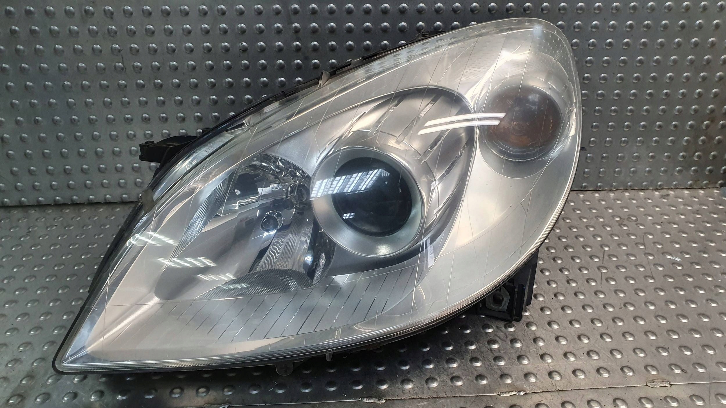 light front left MERCEDES B-KLASA W245 05- A1698201761