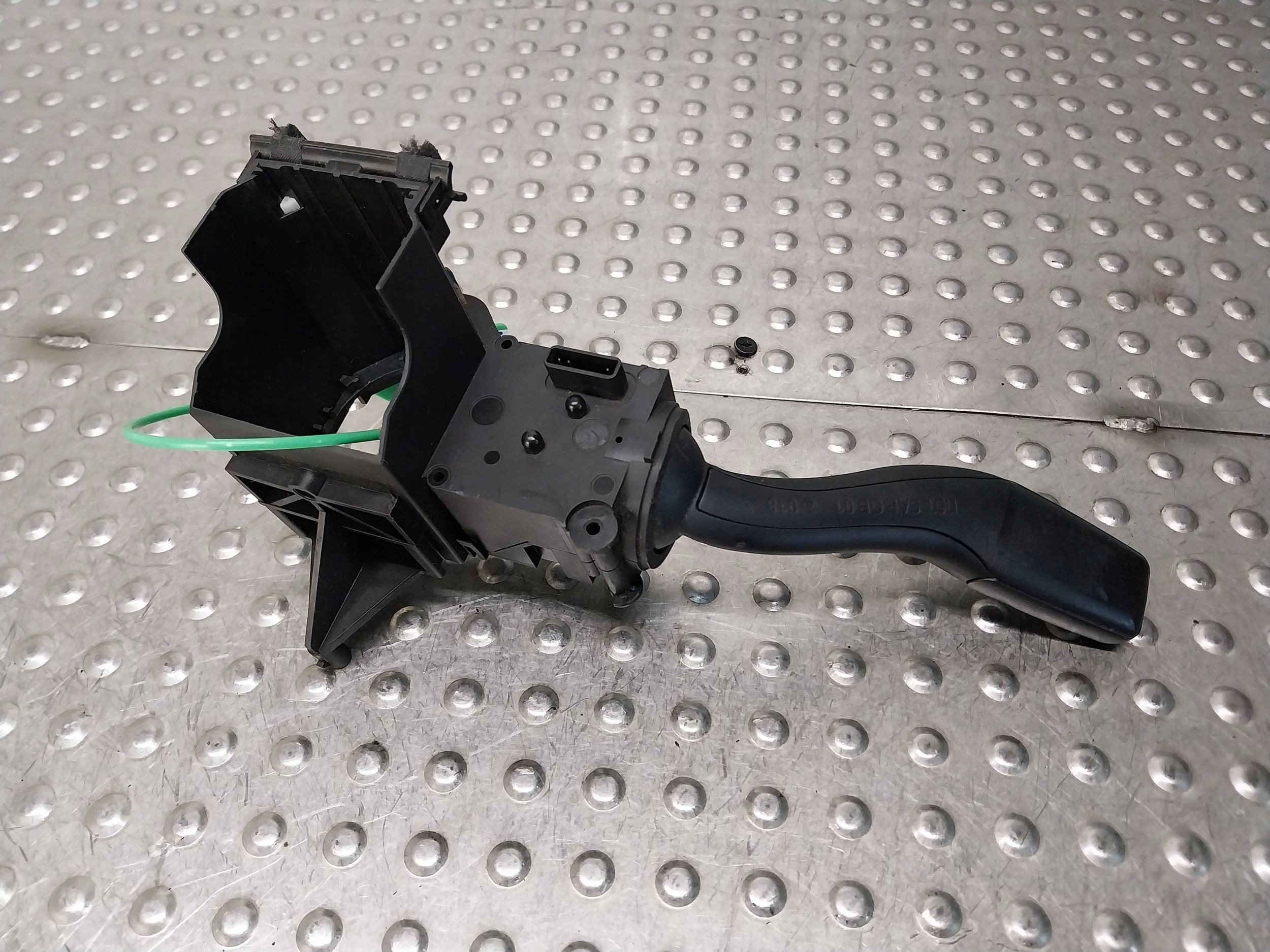 Bouton Indicateurs de direction 4E0953513E AUDI A4 B7 A6 C6 Q7 4L