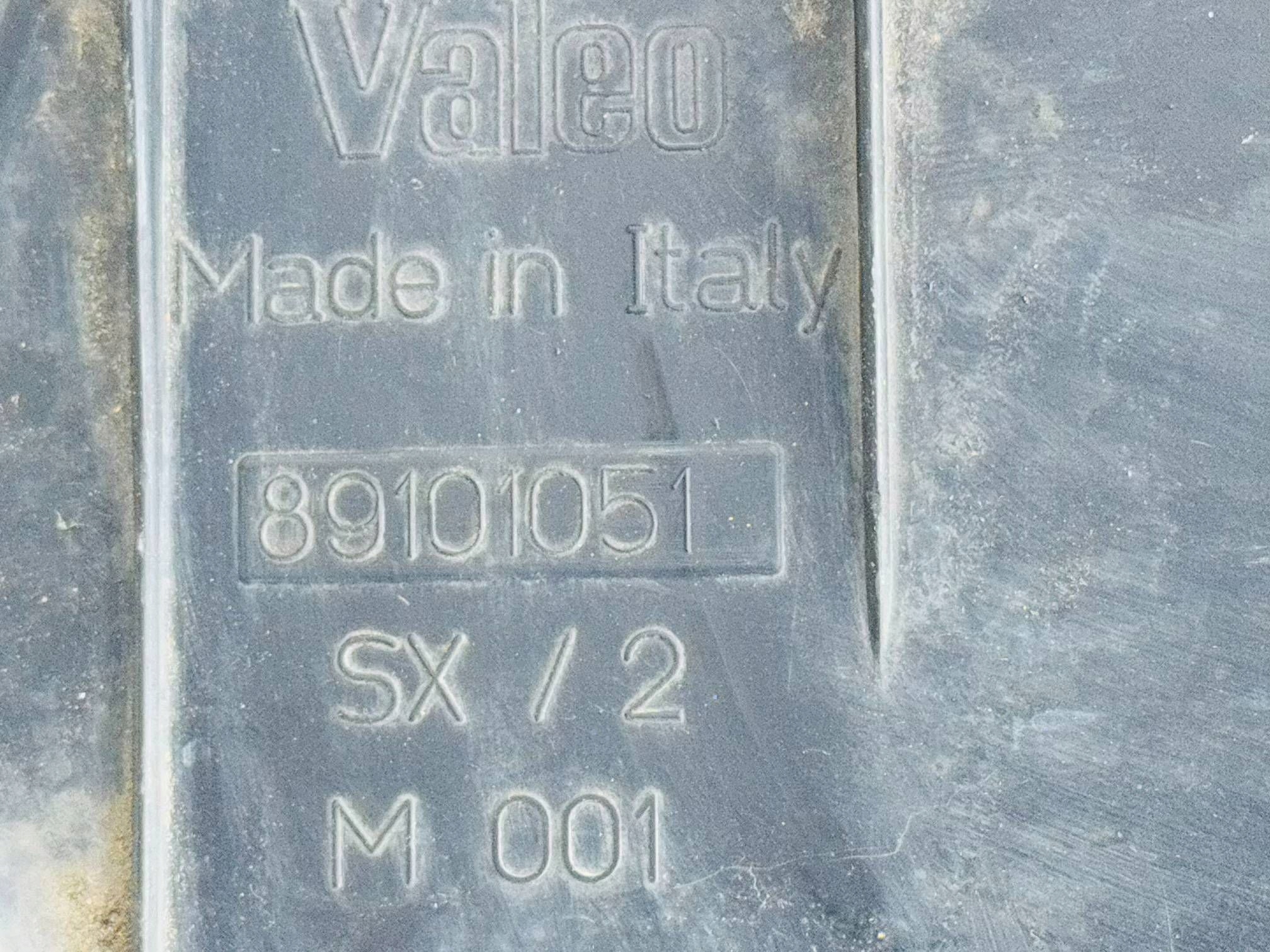 89101051 Reflektor left Fiat Punto II Valeo
