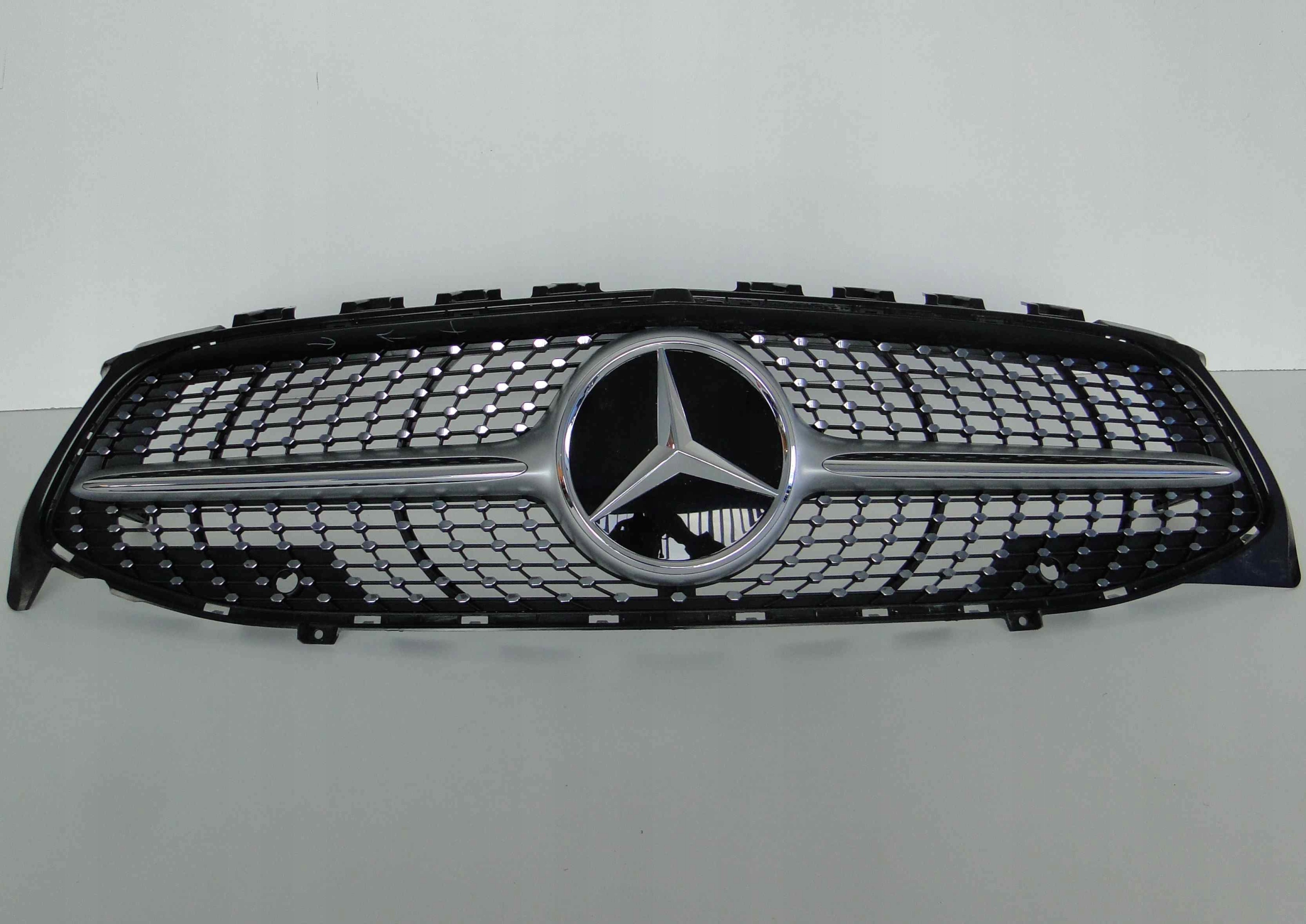 MERCEDES CLA 118 GRILL ATRAPA DIAMENT BEZ KAMERY Typ samochodu Samochody osobowe