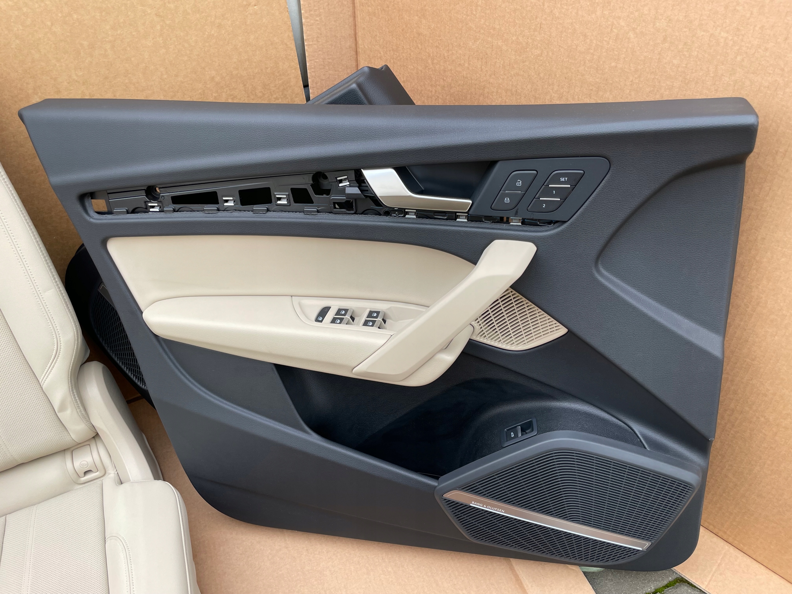 seats side AUDI Q5 ELEKTRYKA GRZANE new KOMPLET