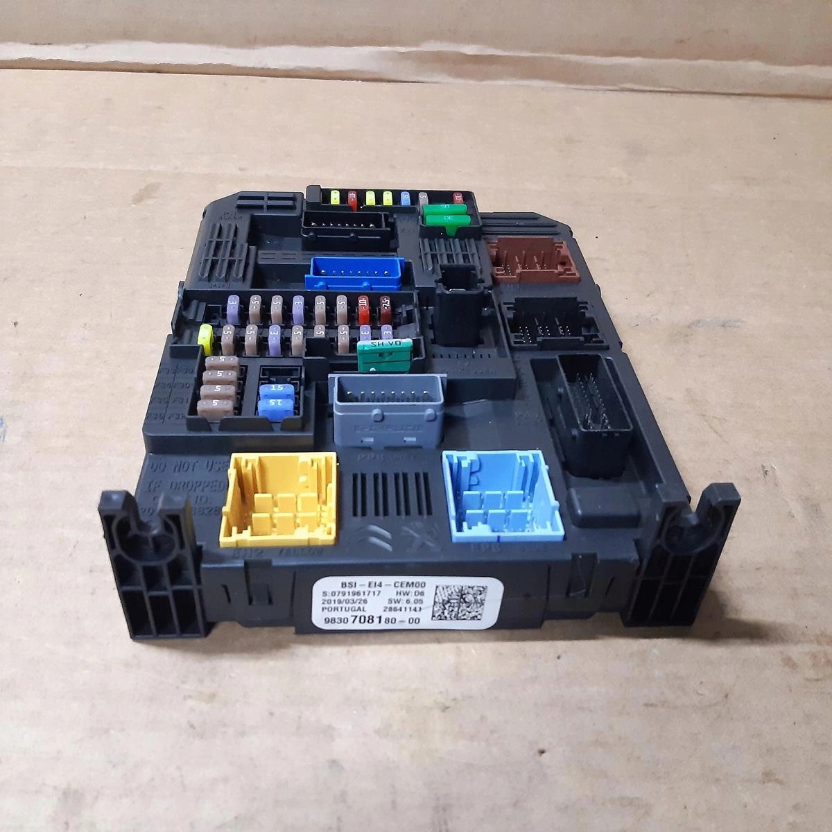 Peugeot Citroen Skrzynka bezpieczników BSM BSI 9830708180 EL4