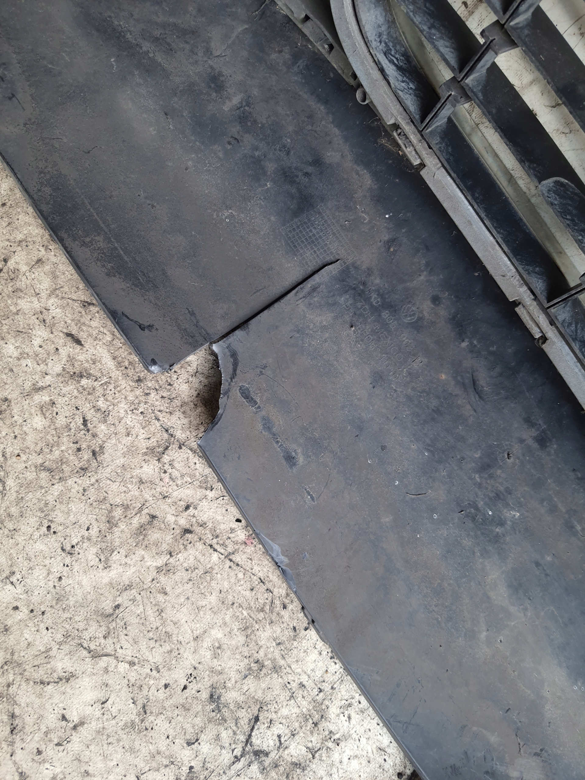 VOLKSWAGEN JETTA 05-10 LA7W bumper