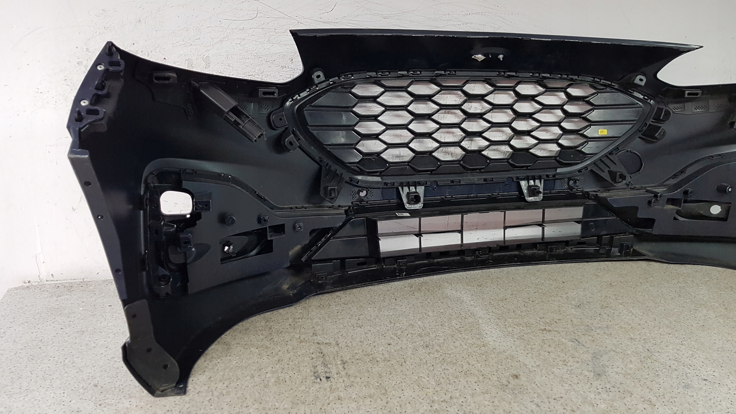 FORD KUGA MK3 ST-LINE ST 20 - bumper front 8130