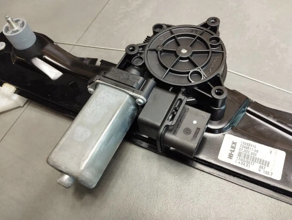 BMW X1 F48 mechanism windows left rear part 7349511