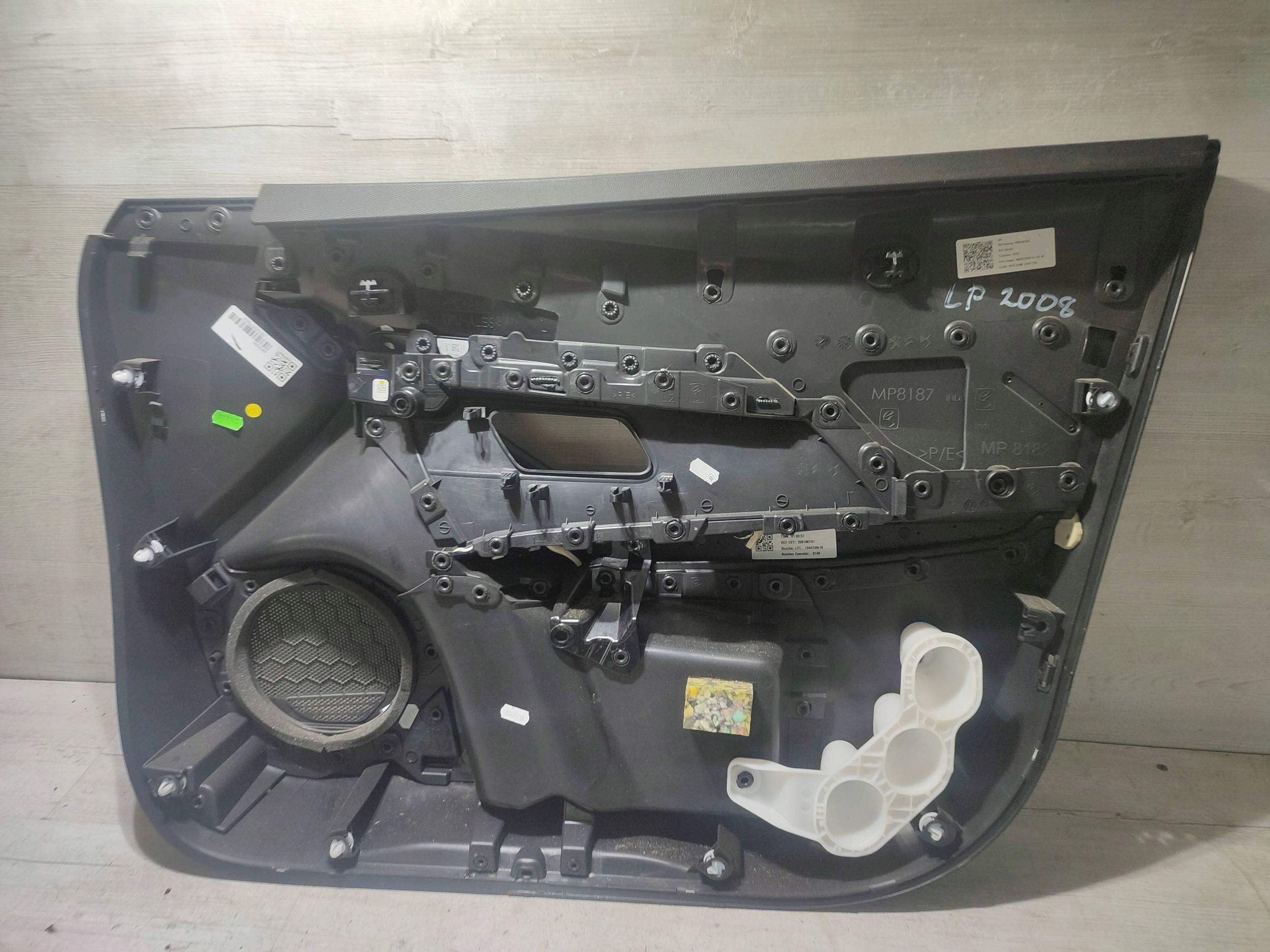 Peugeot 2008 II 2020 front side left side / side door przednich