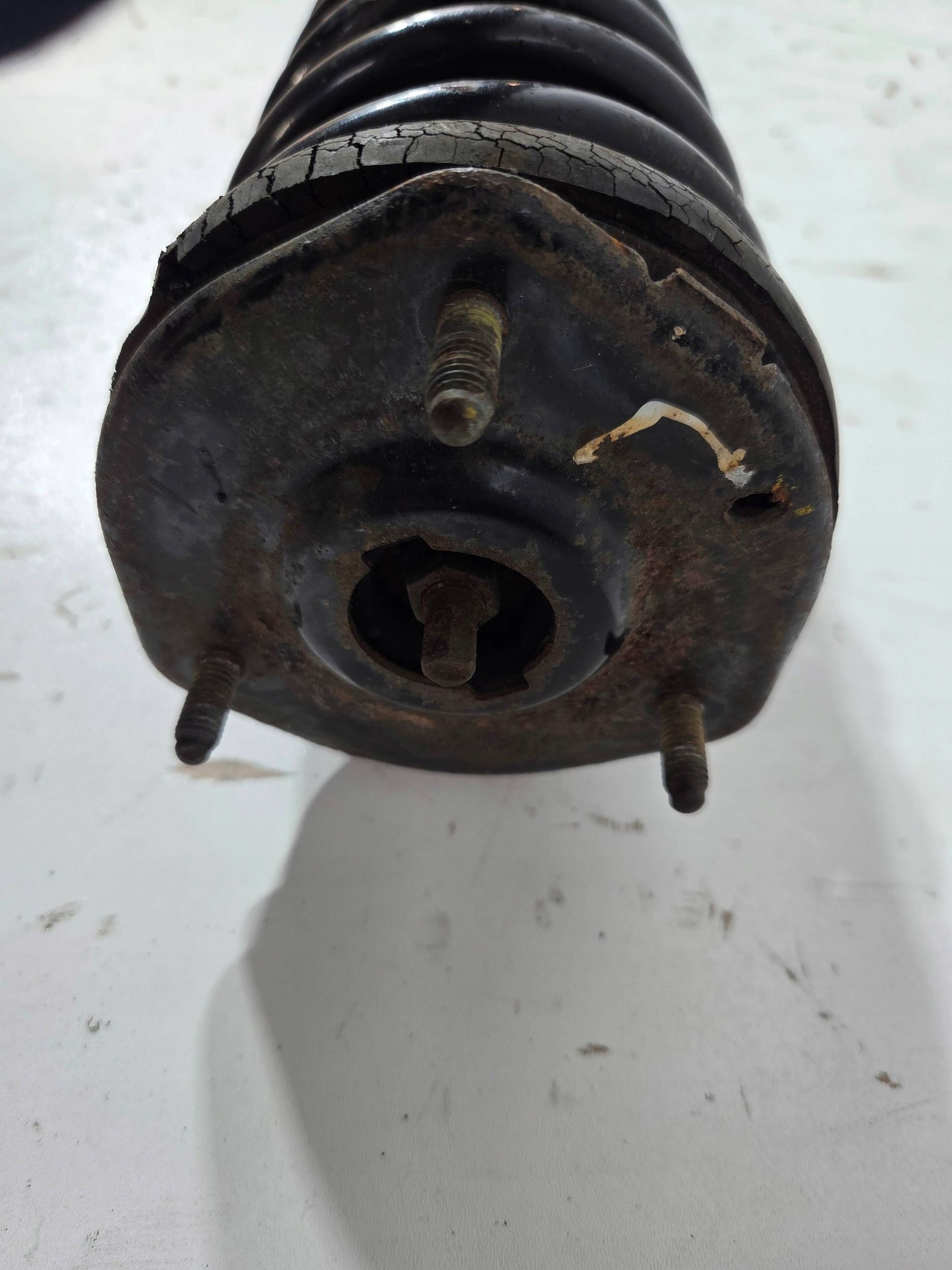 Mazda 6 GG/GY shock absorber front left 34900 (F758)