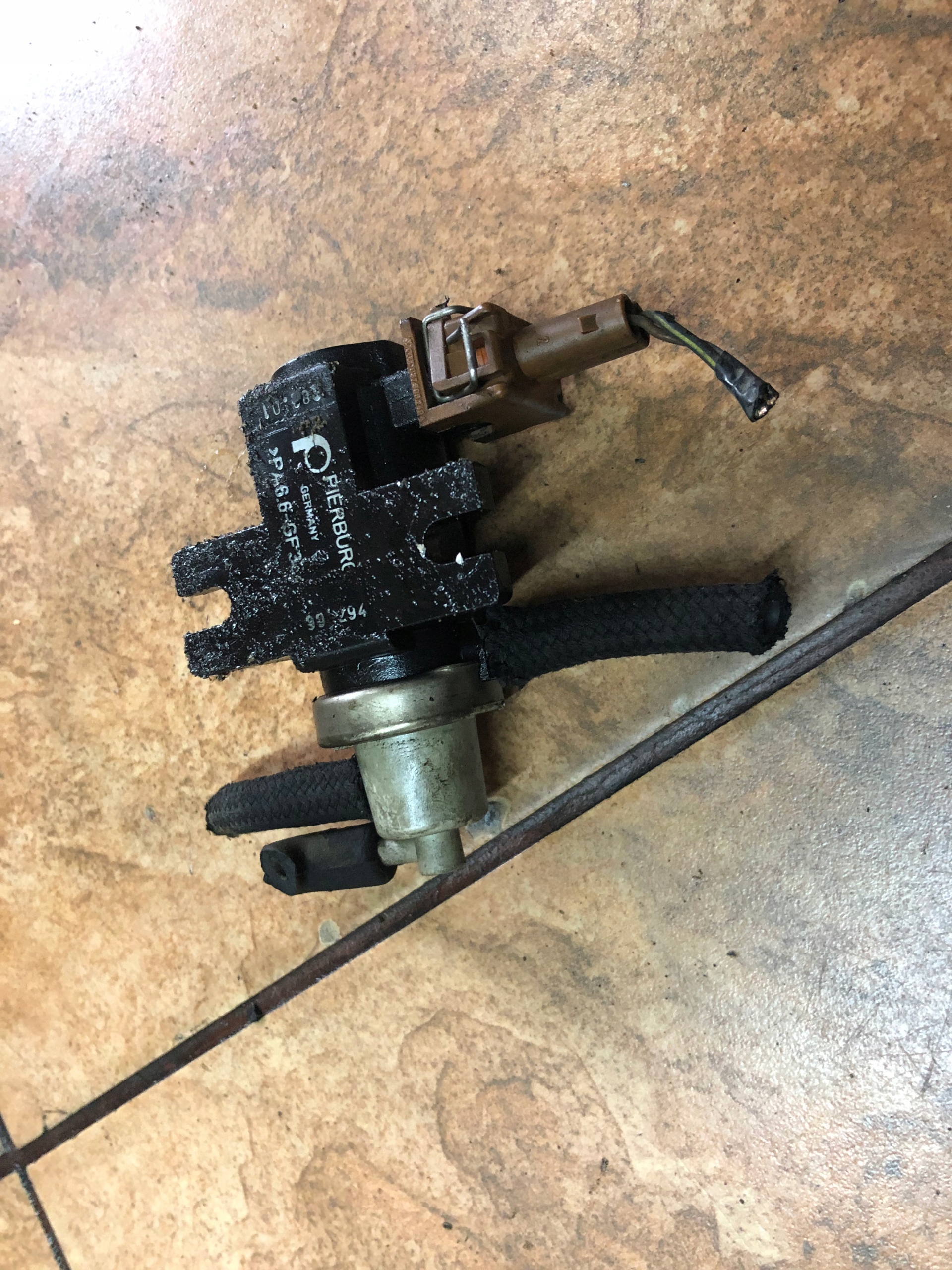 GALAXY 1.9TDI 99' ZAWÓR PODCIŚNIENIA Producent części Pierburg