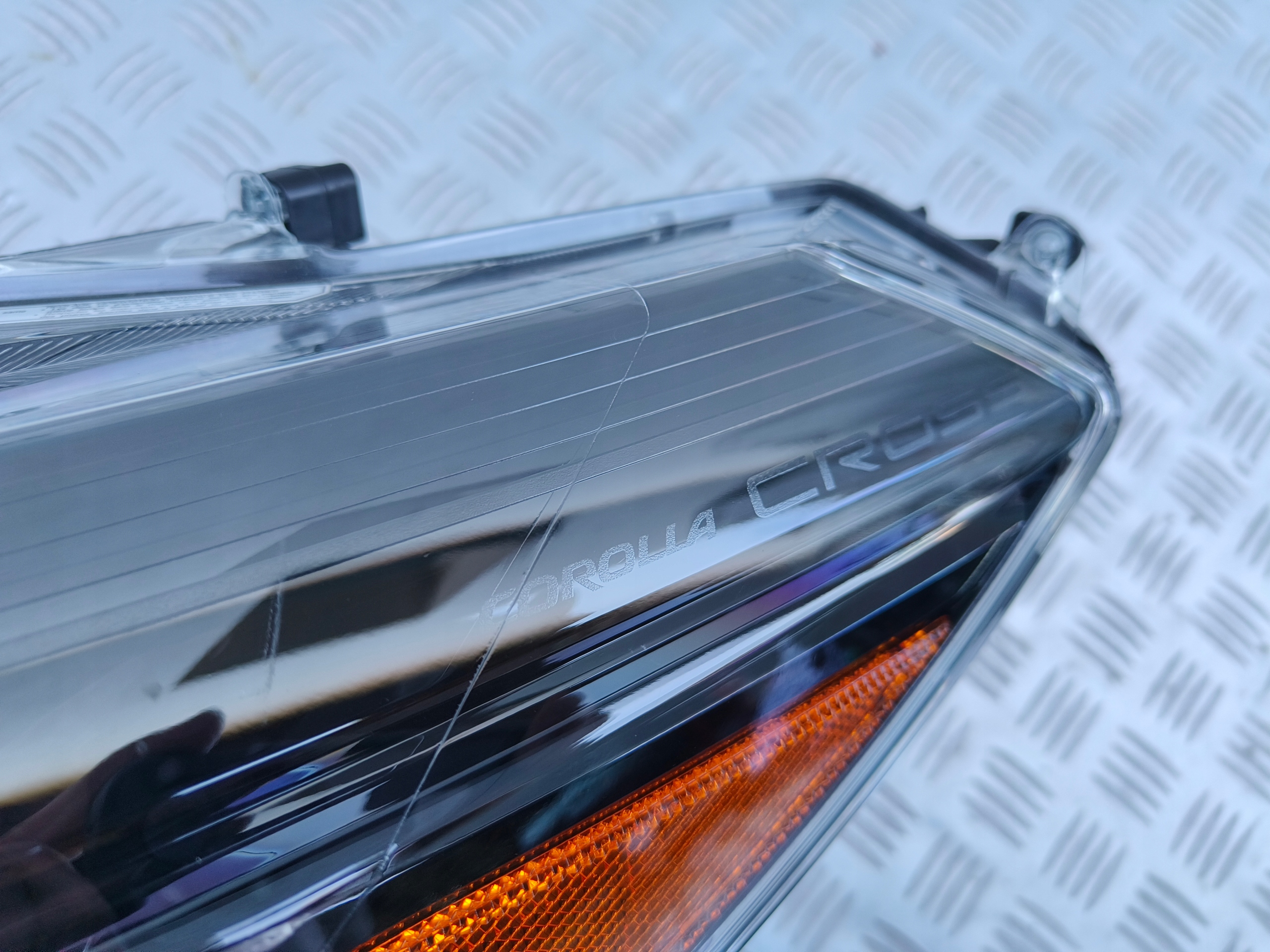 TOYOTA COROLLA CROSS 2022 2023 24- REFLEKTOR LAMPA BASE LED LEWA CIEMNA USA Numer katalogowy części 10100-8A0GP