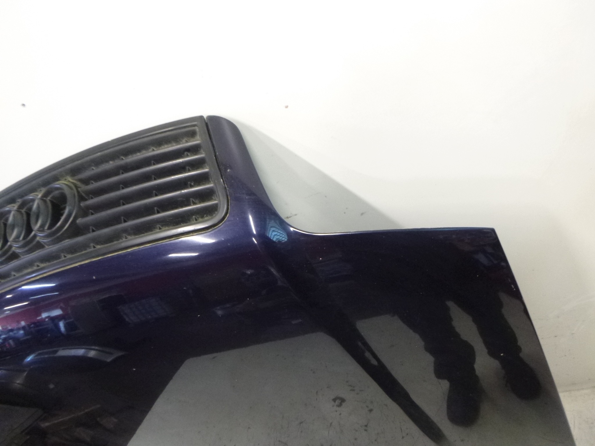 bonnet front engine housing cover z grillem Audi A6 C5 FL kod LZ5L 2003r.