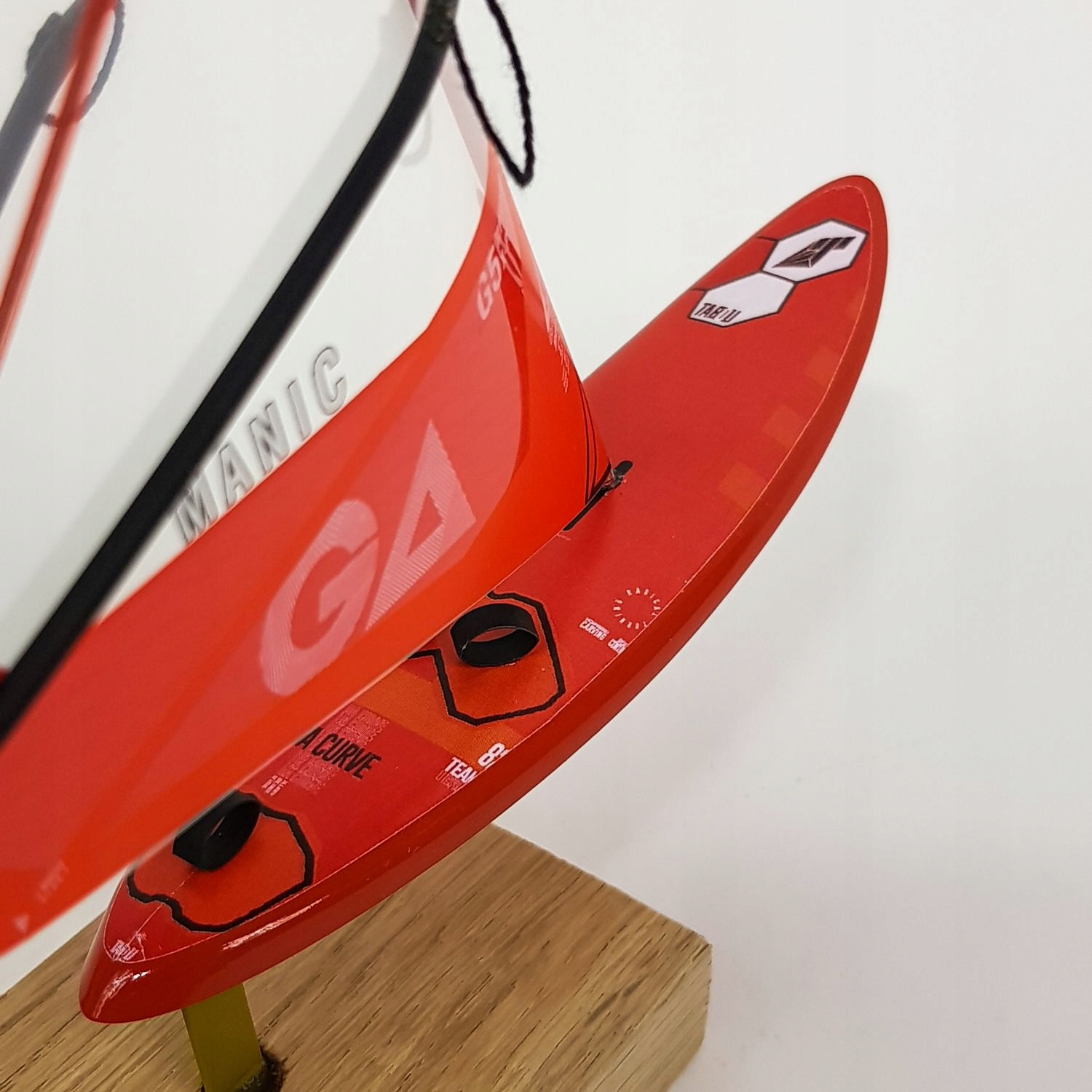 Model Windsurfingowy Tabou DaCurve + GA Manic Red Kod producenta HW220402C2