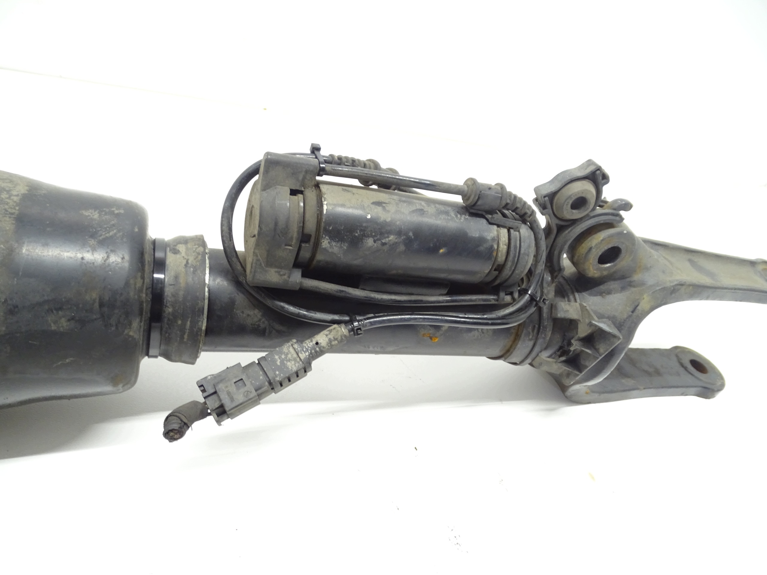 shock absorber AIRMATIC front front MERCEDES R-KLASA W251