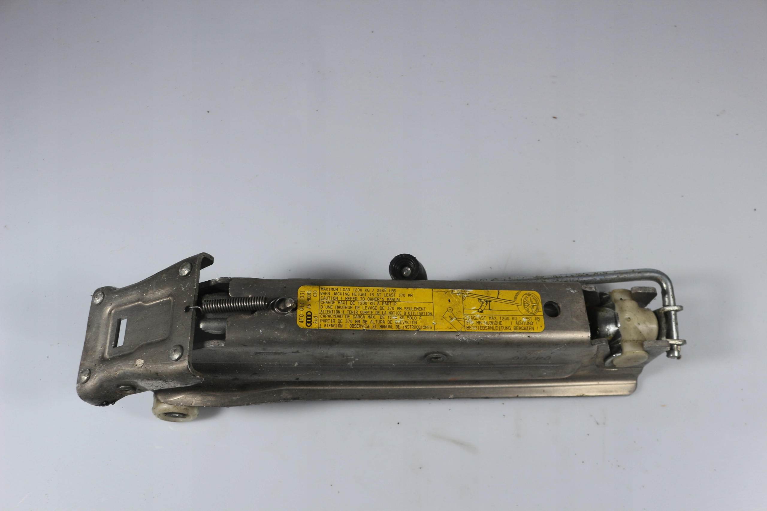 LEWAREK PODNOŚNIK AUDI A6 C6 4F0011031H