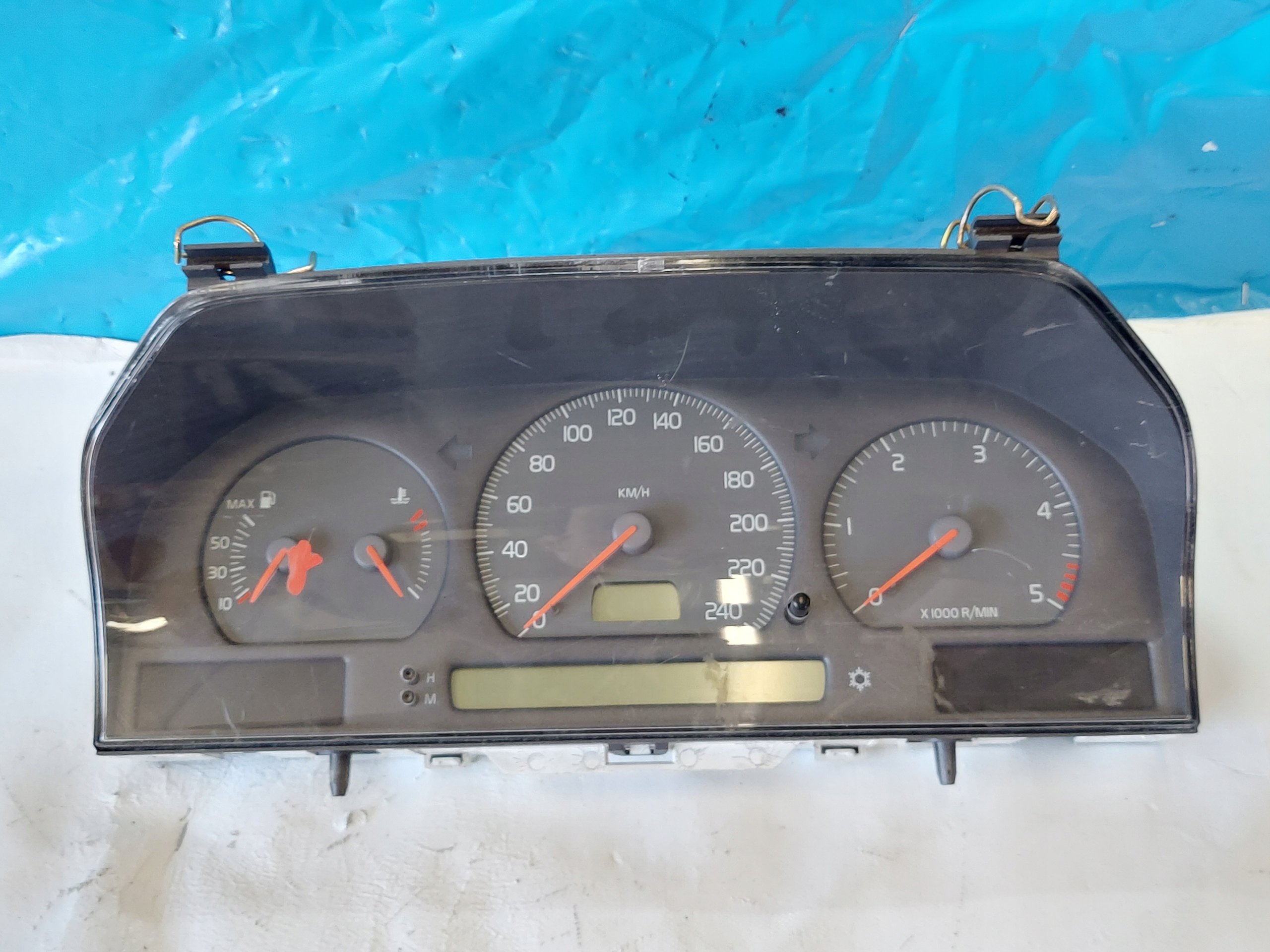 dials clock VOLVO V70 and 2.5 TDI 9472523