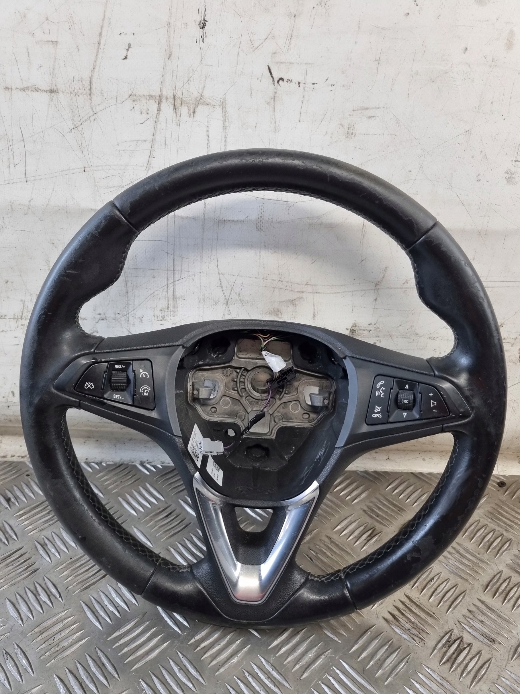 OPEL CORSA E volant kůže MULTIFUNKCJA