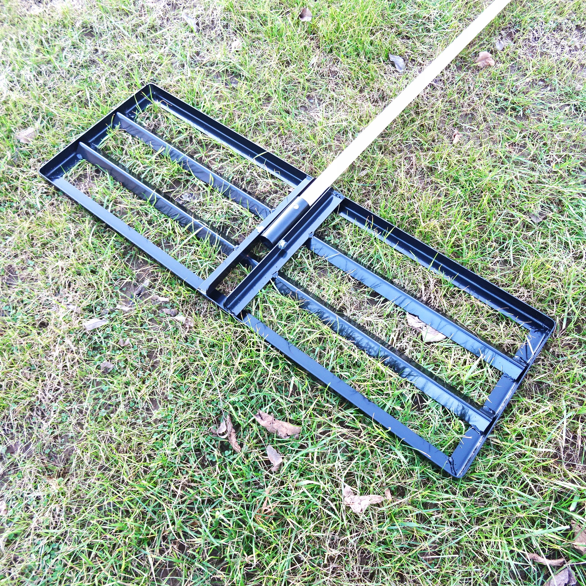 RĘCZNY NIWELATOR TERENU levelawn Level Rake 120 x 30 cm Materiał głowicy metal