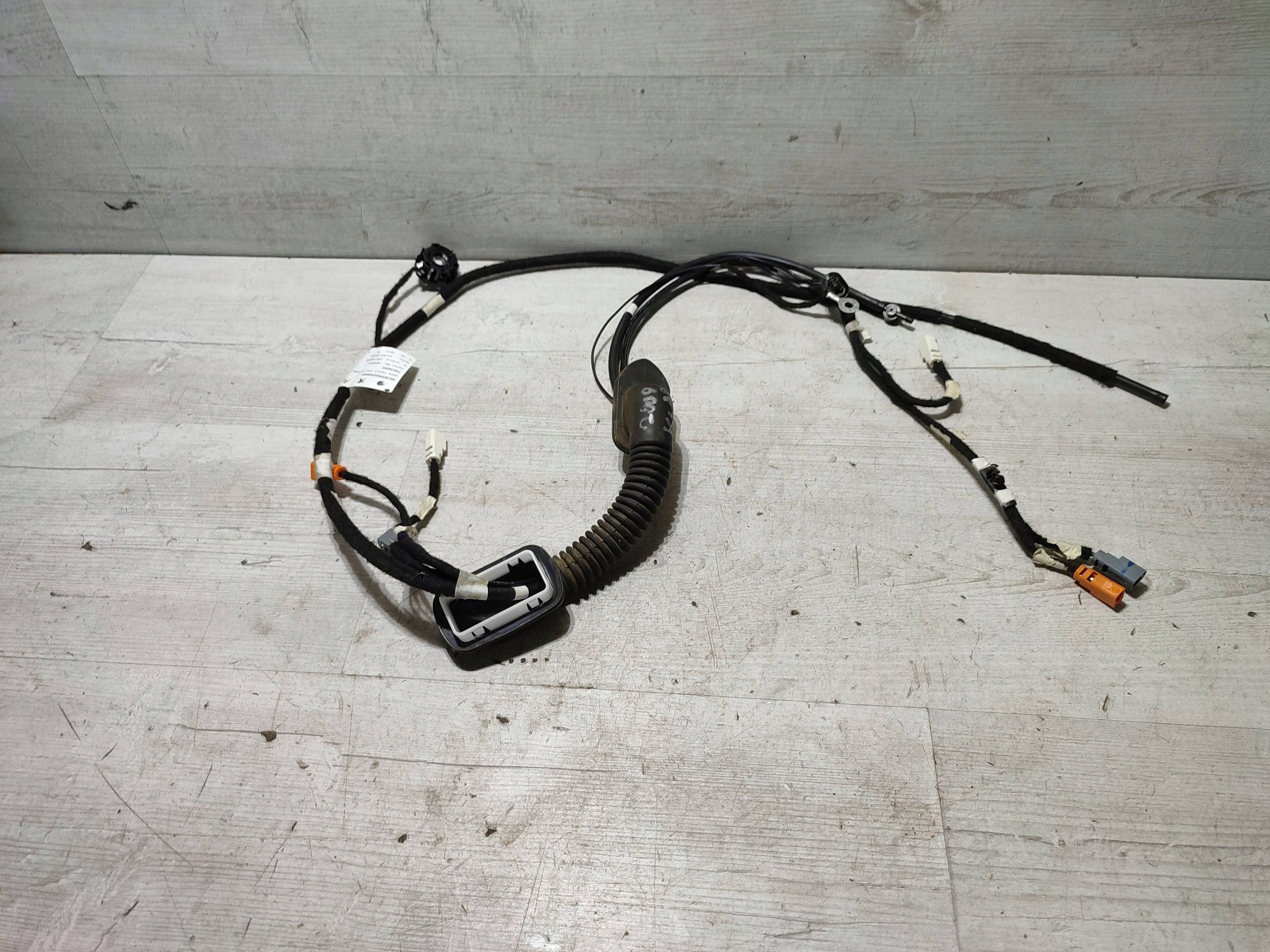 Peugeot 2008 II 2020 bundle przewodow of rear bonnet / boot