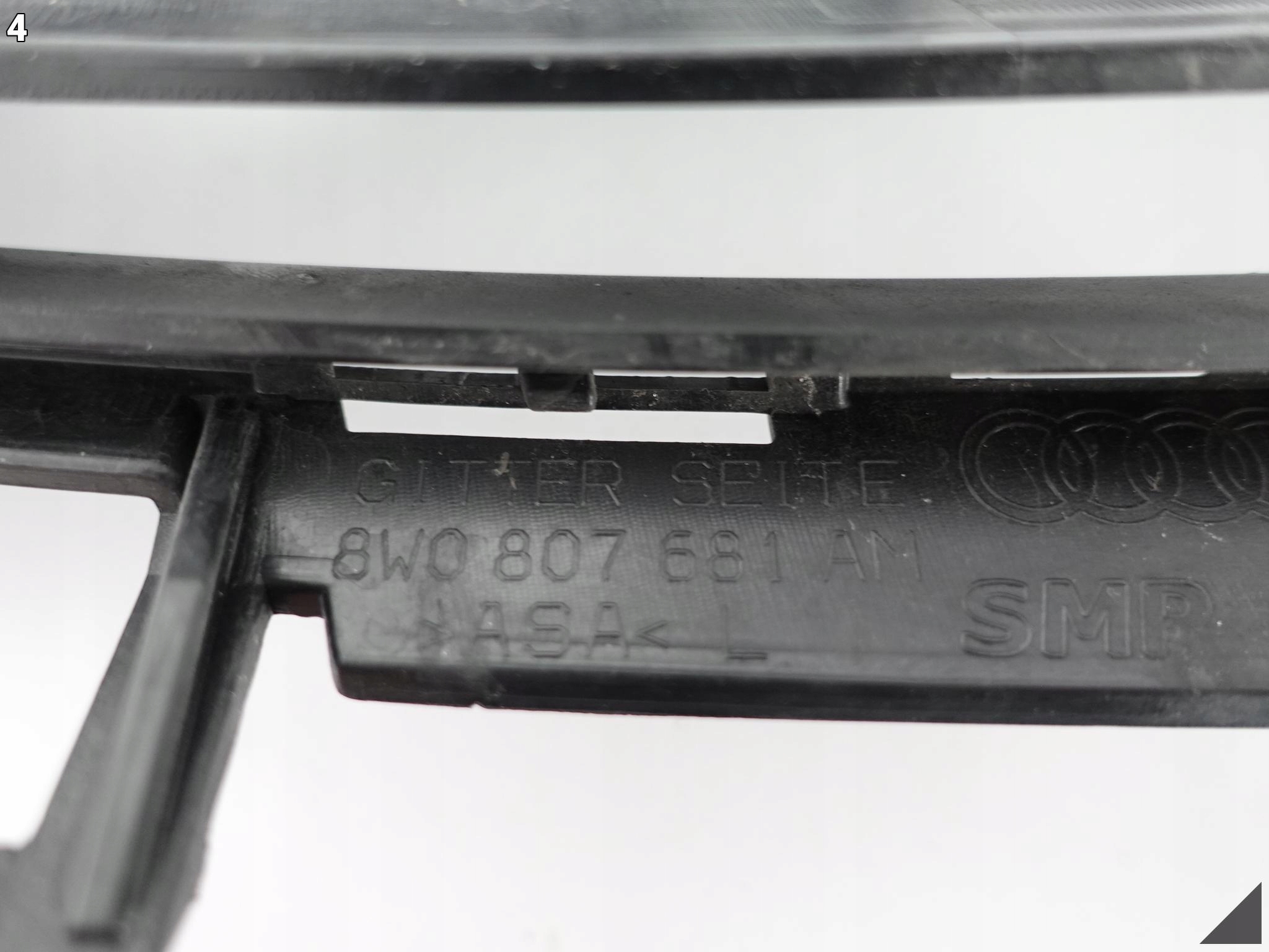 AUDI A4 B9 8W0 S-LINE LIFT 19- bumper grid left